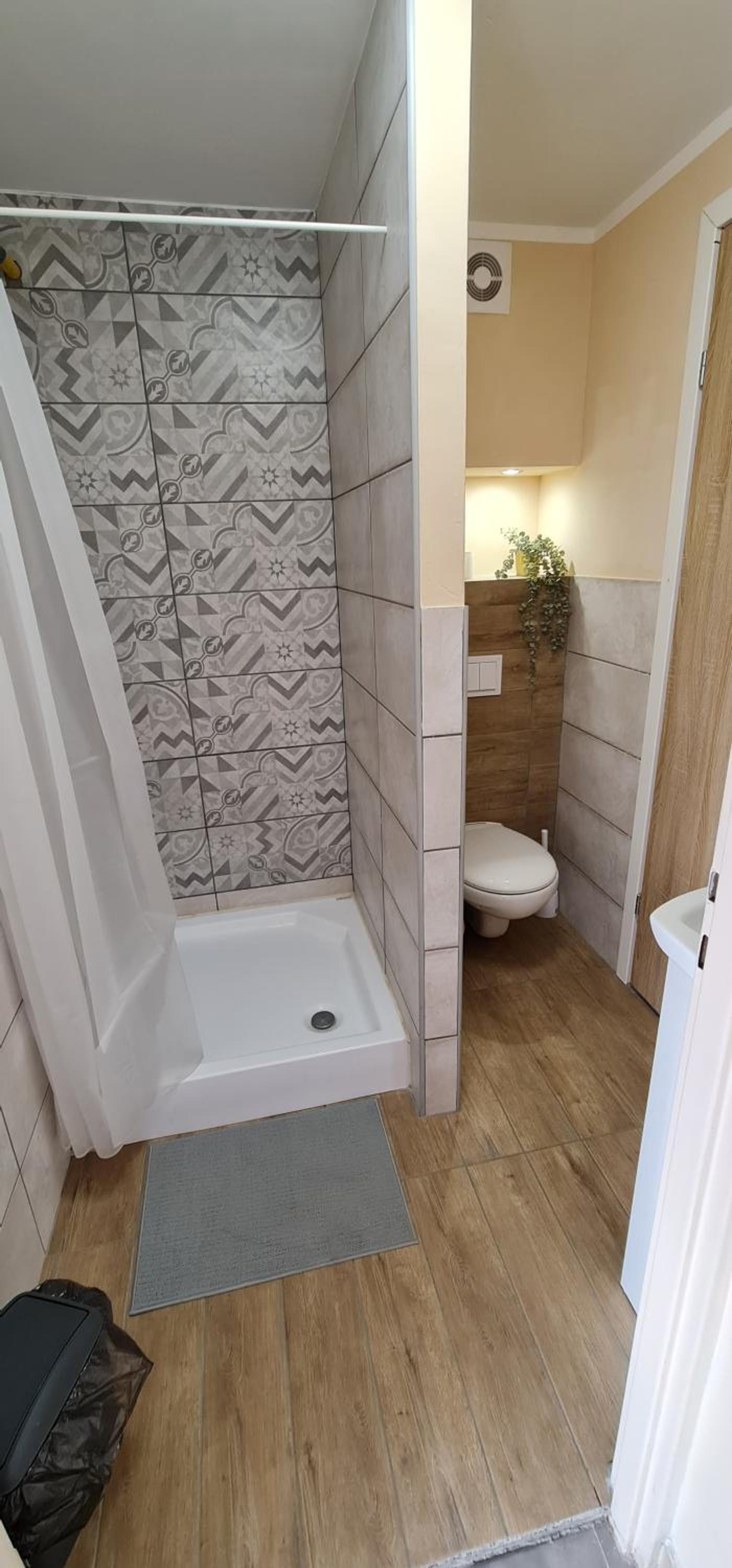 Double or Twin Room with Bathroom - Photo 5