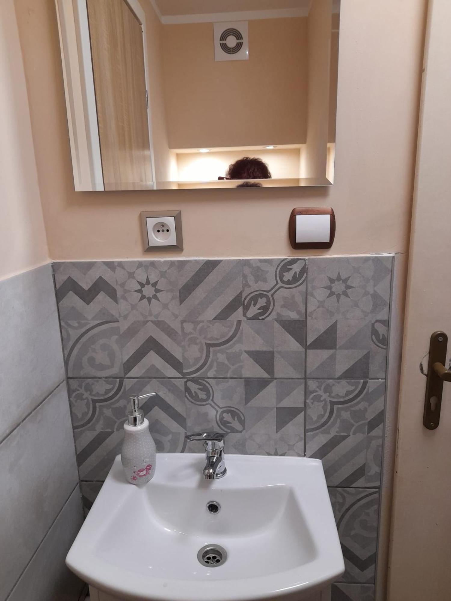 Double or Twin Room with Bathroom - Photo 2