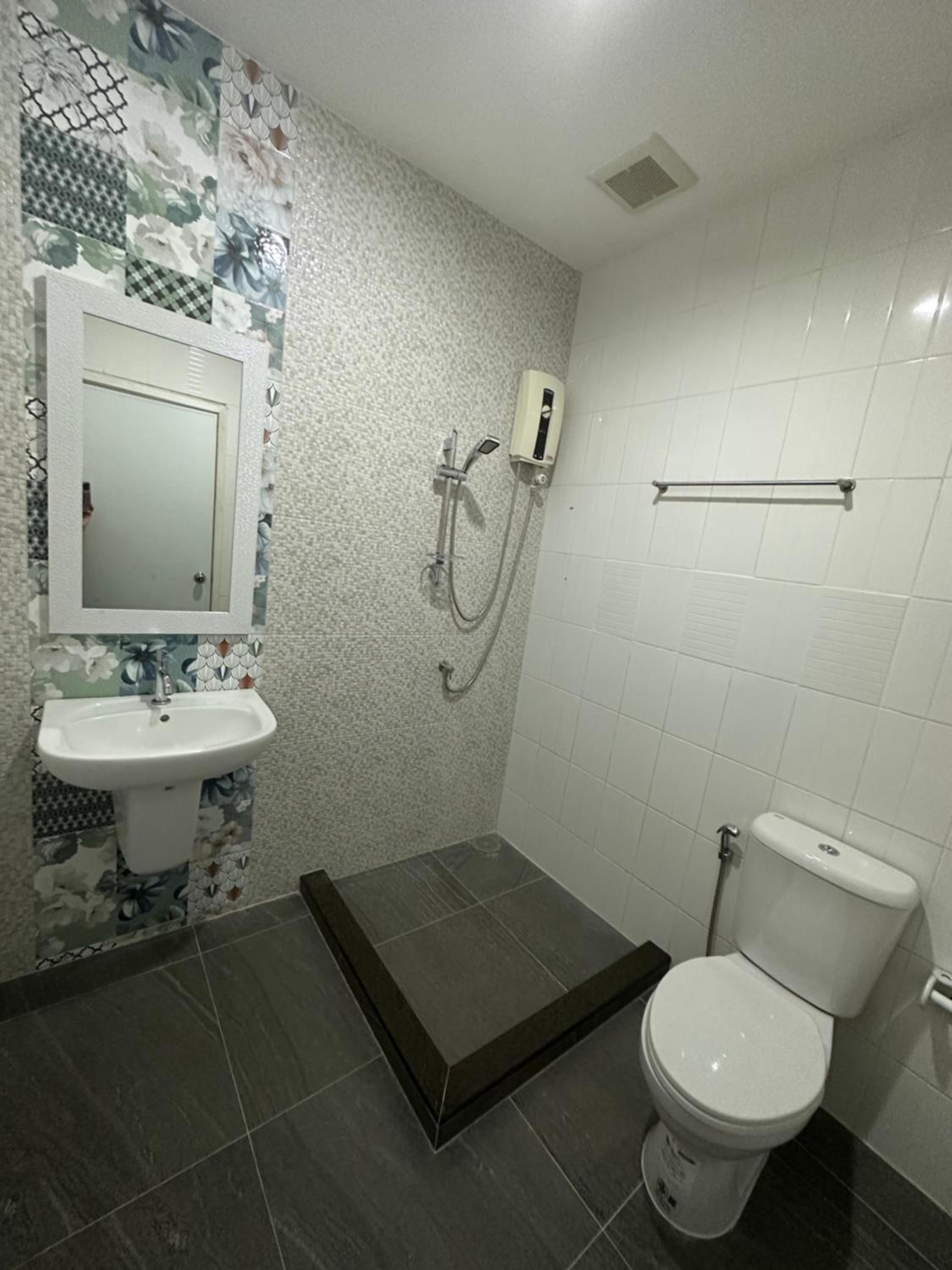 Three-Bedroom Villa - Photo 18