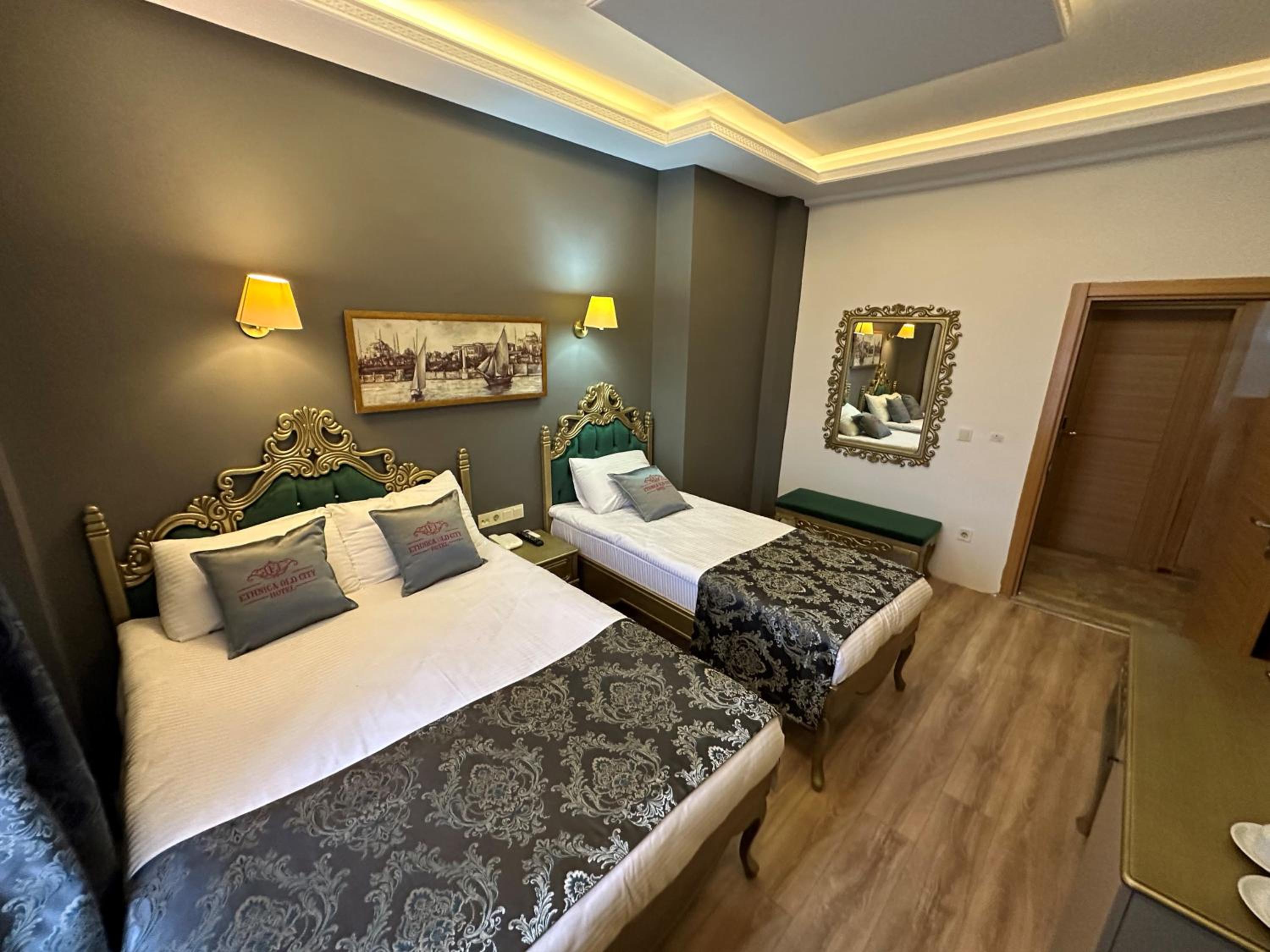 Superior Triple Room photo 3