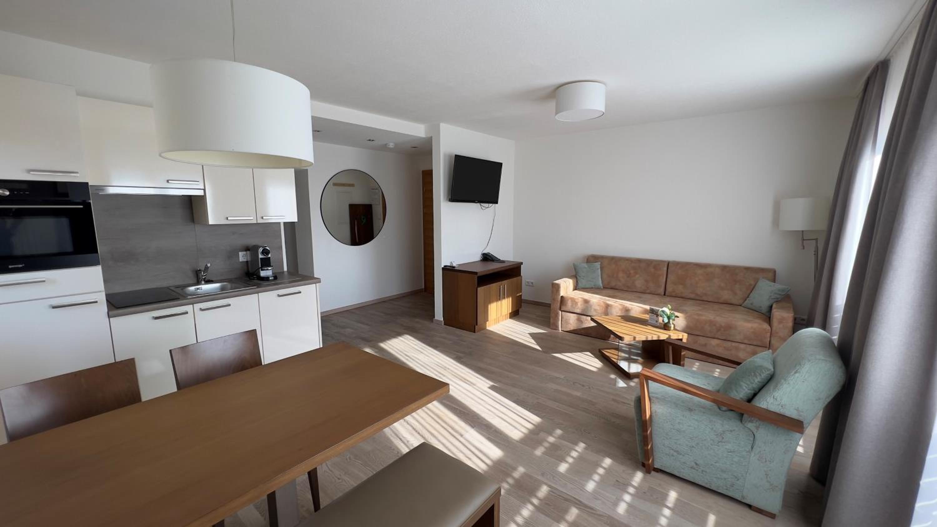 Apartment with Lake View (4 adults) photo 2