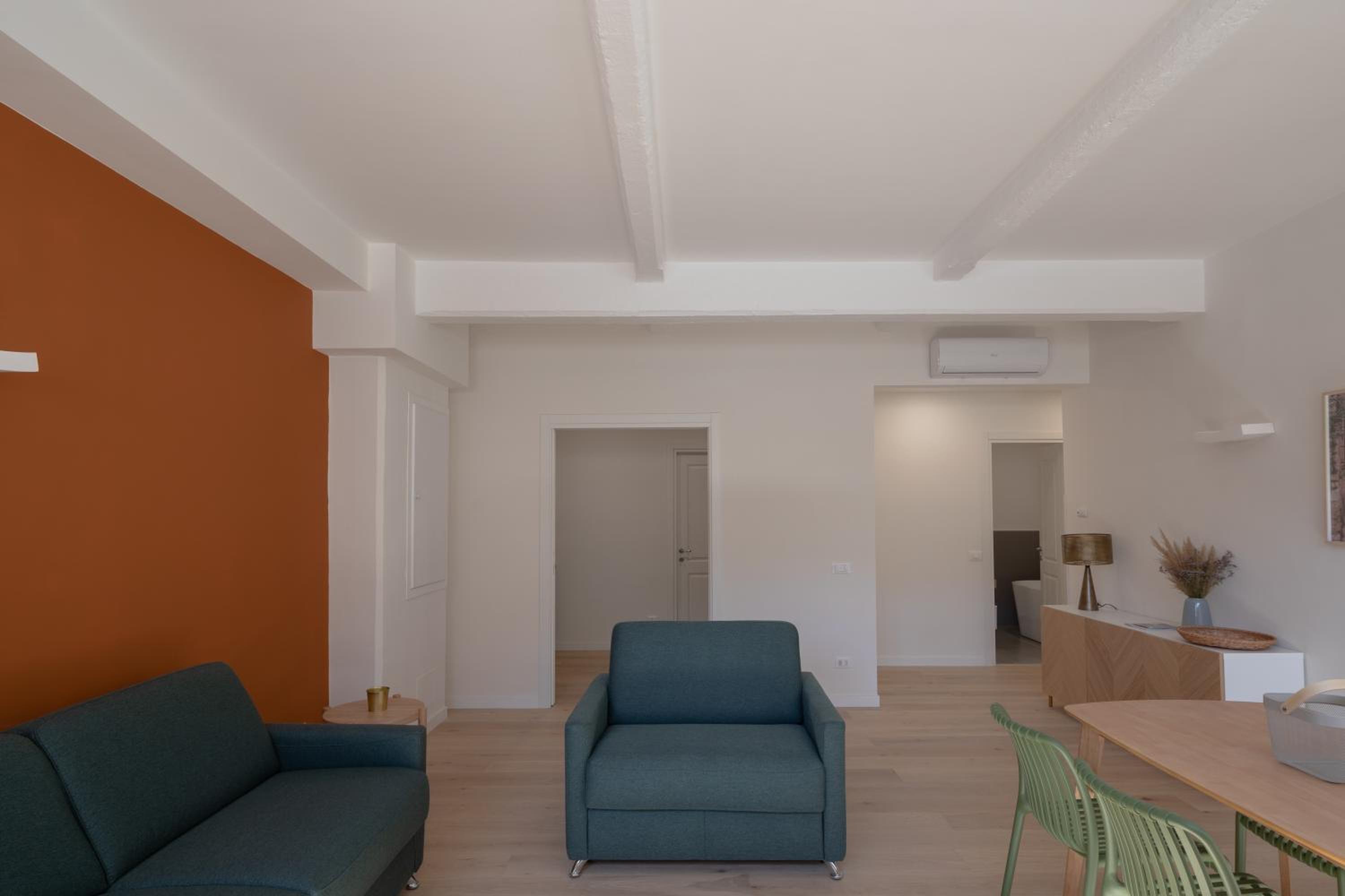Apartment photo 2