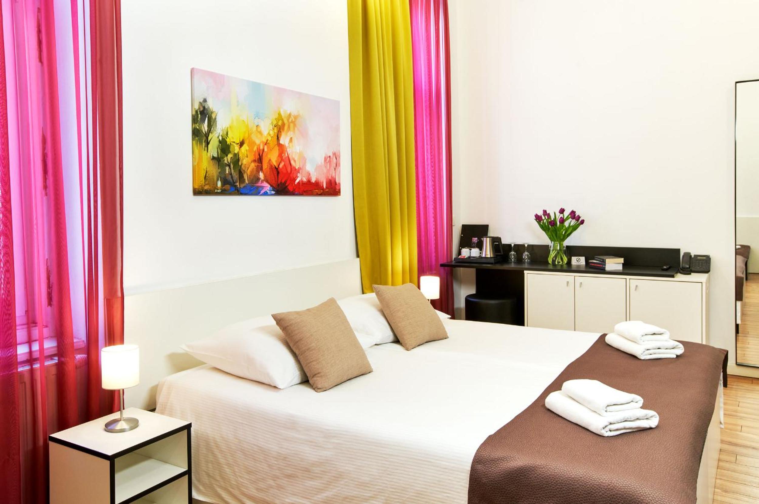 Quadruple Room - Photo 5