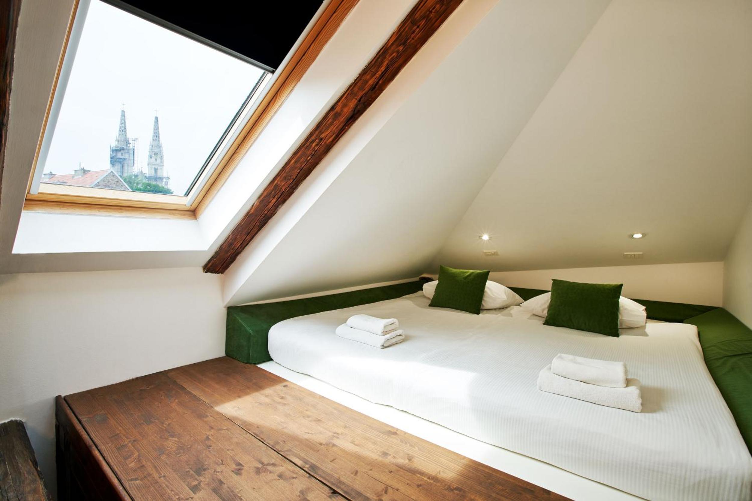 Triple Room - Photo 11
