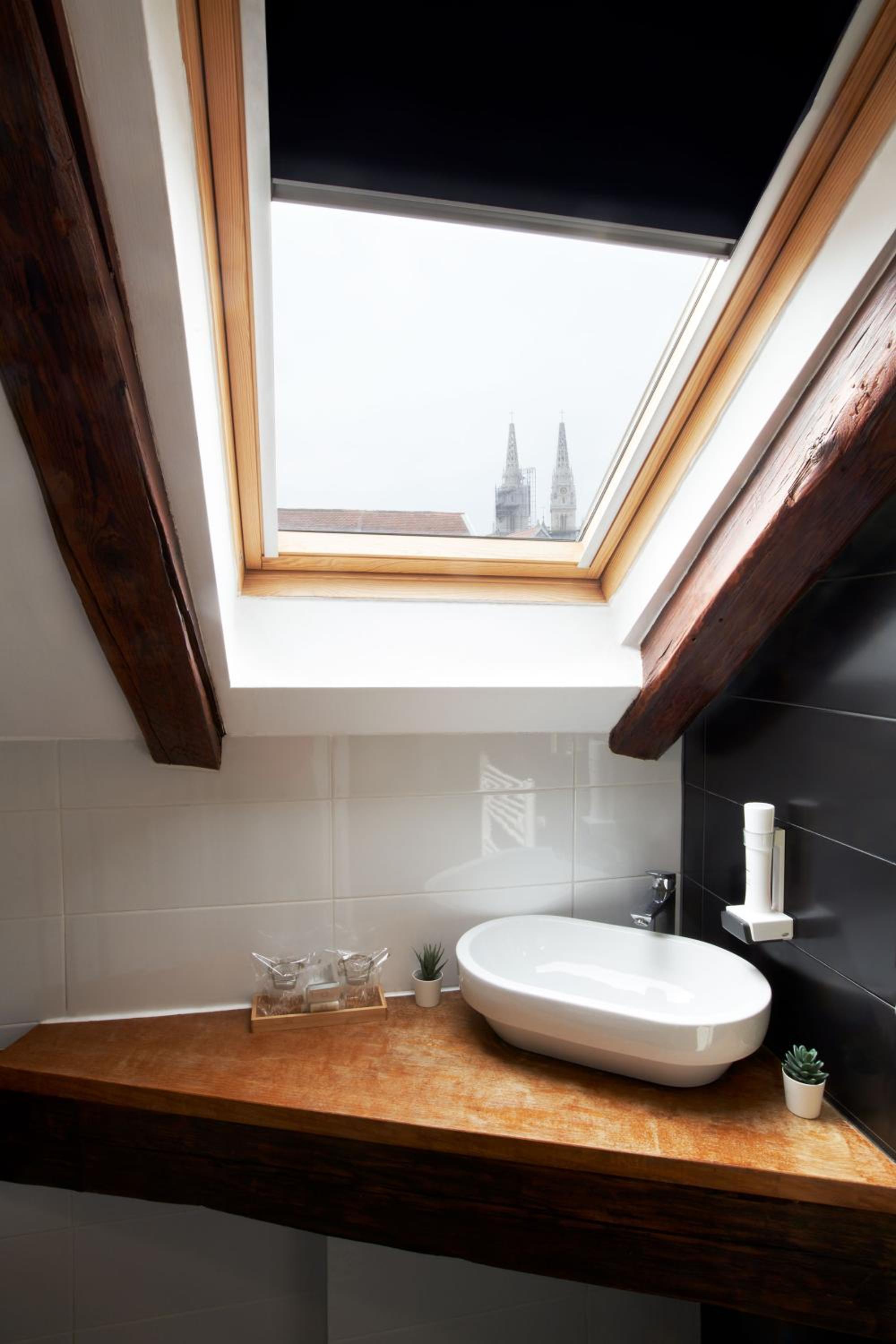 Triple Room - Photo 6