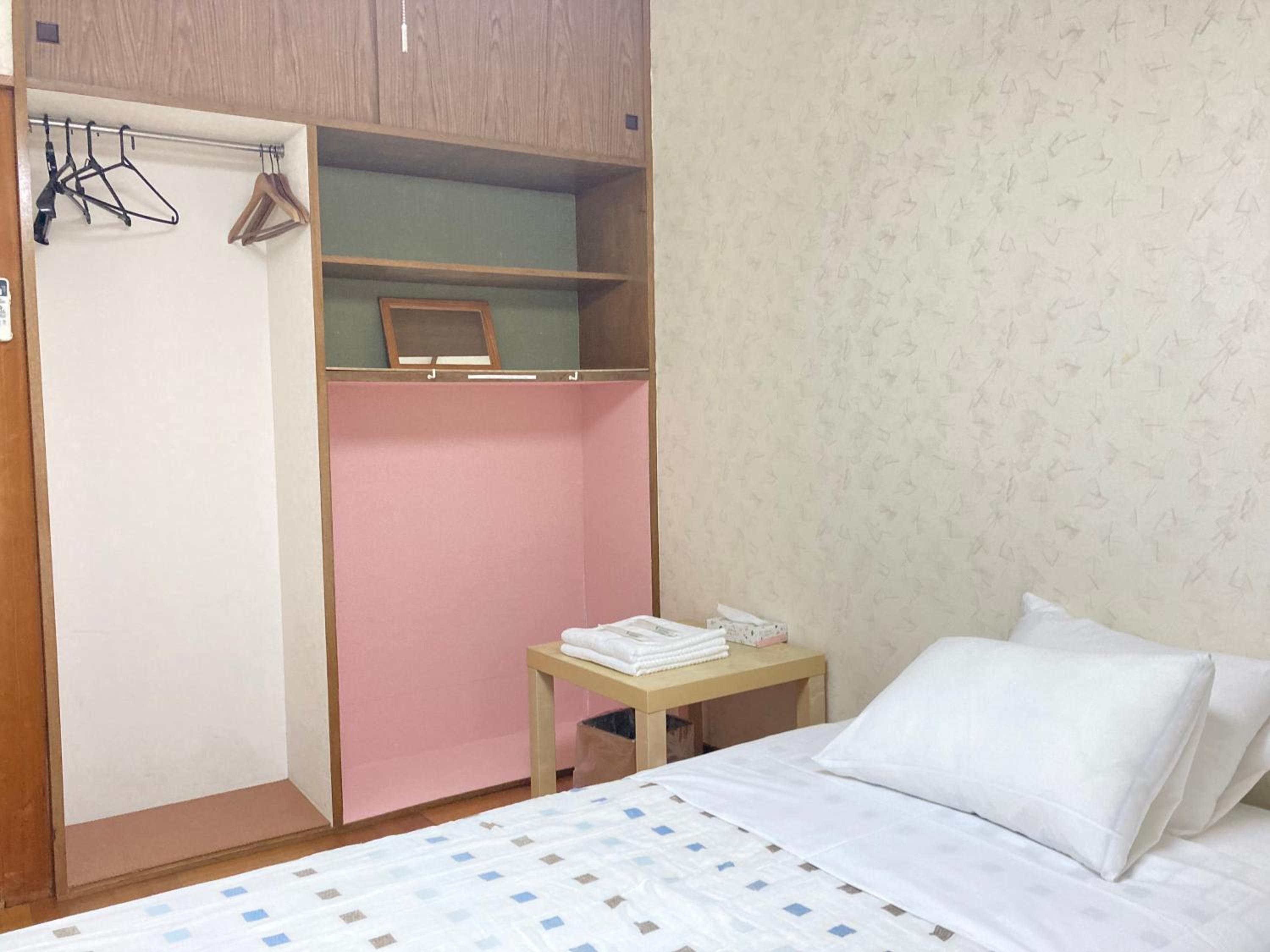Twin Room with Shared Bathroom photo 3
