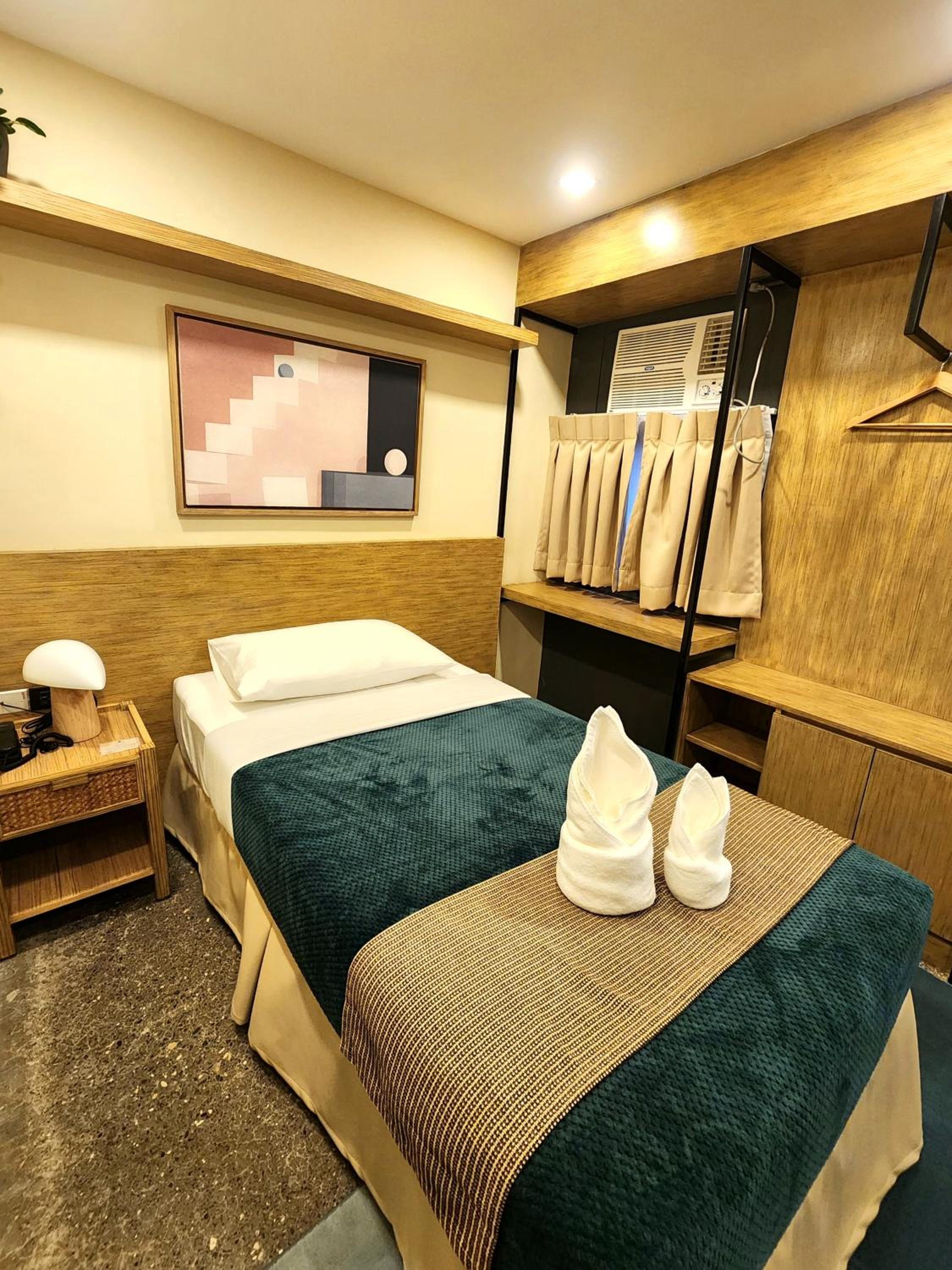 Standard Single Room with Shower