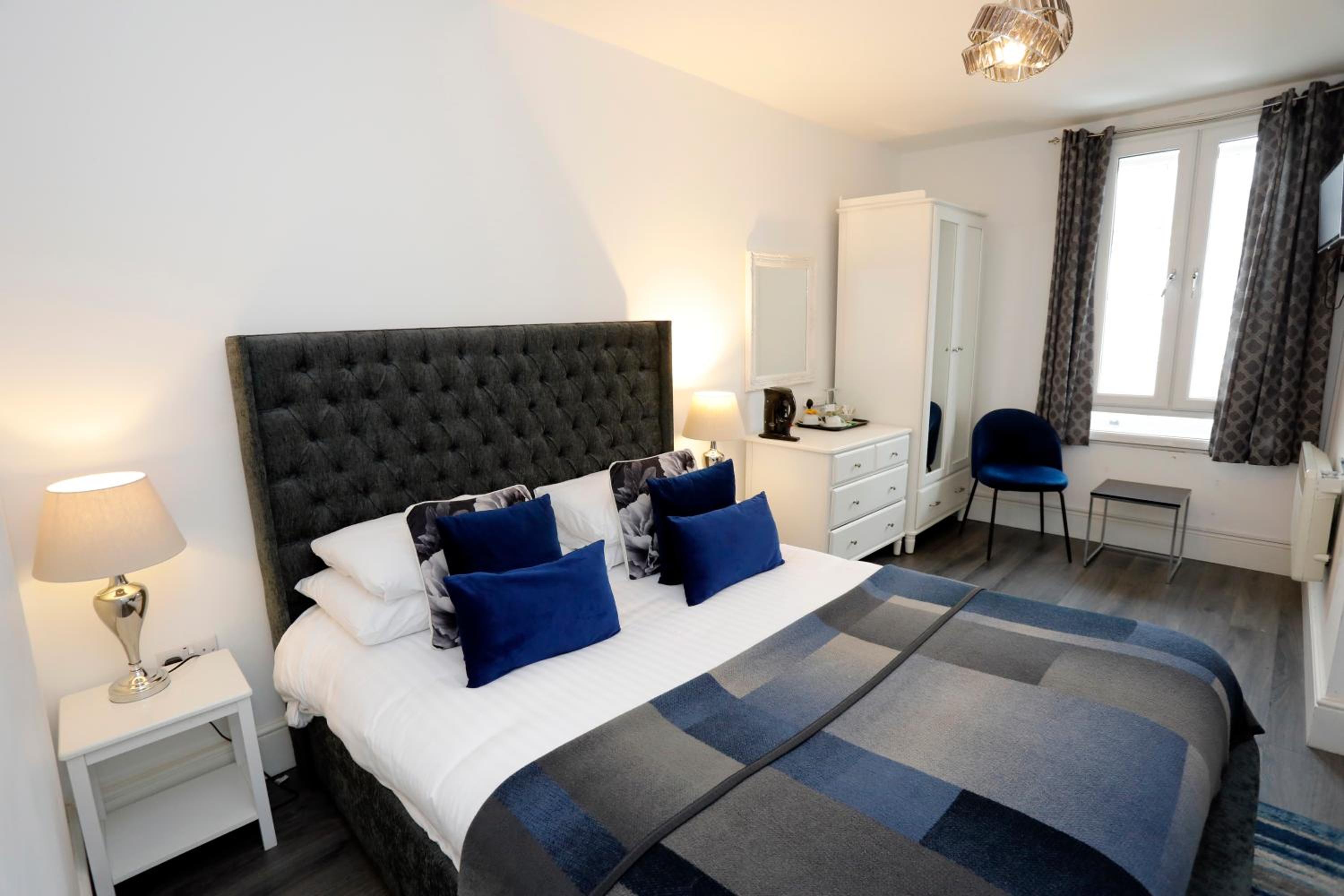 Deluxe King Size Room photo 2