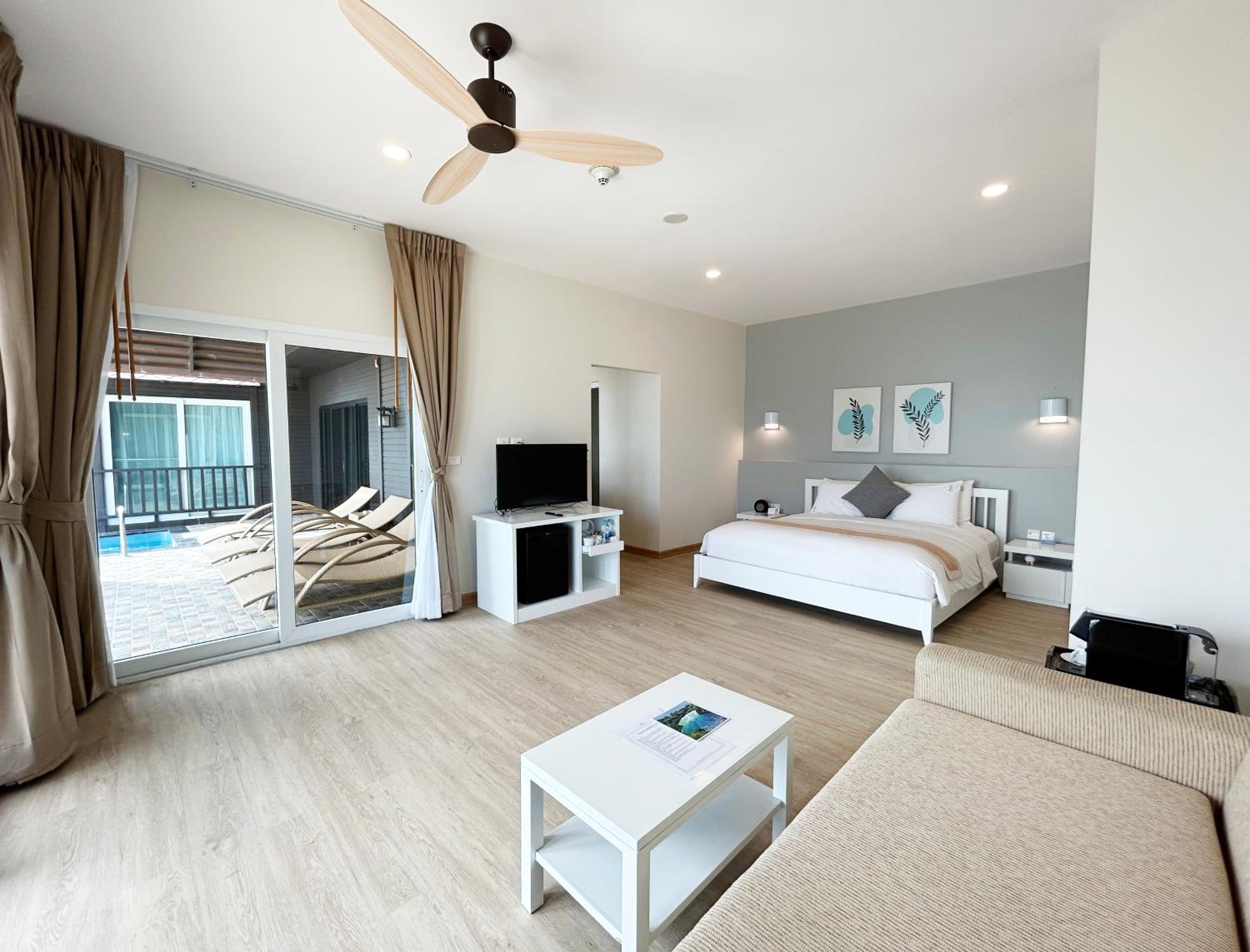 Two-Bedroom Suite - Photo 8