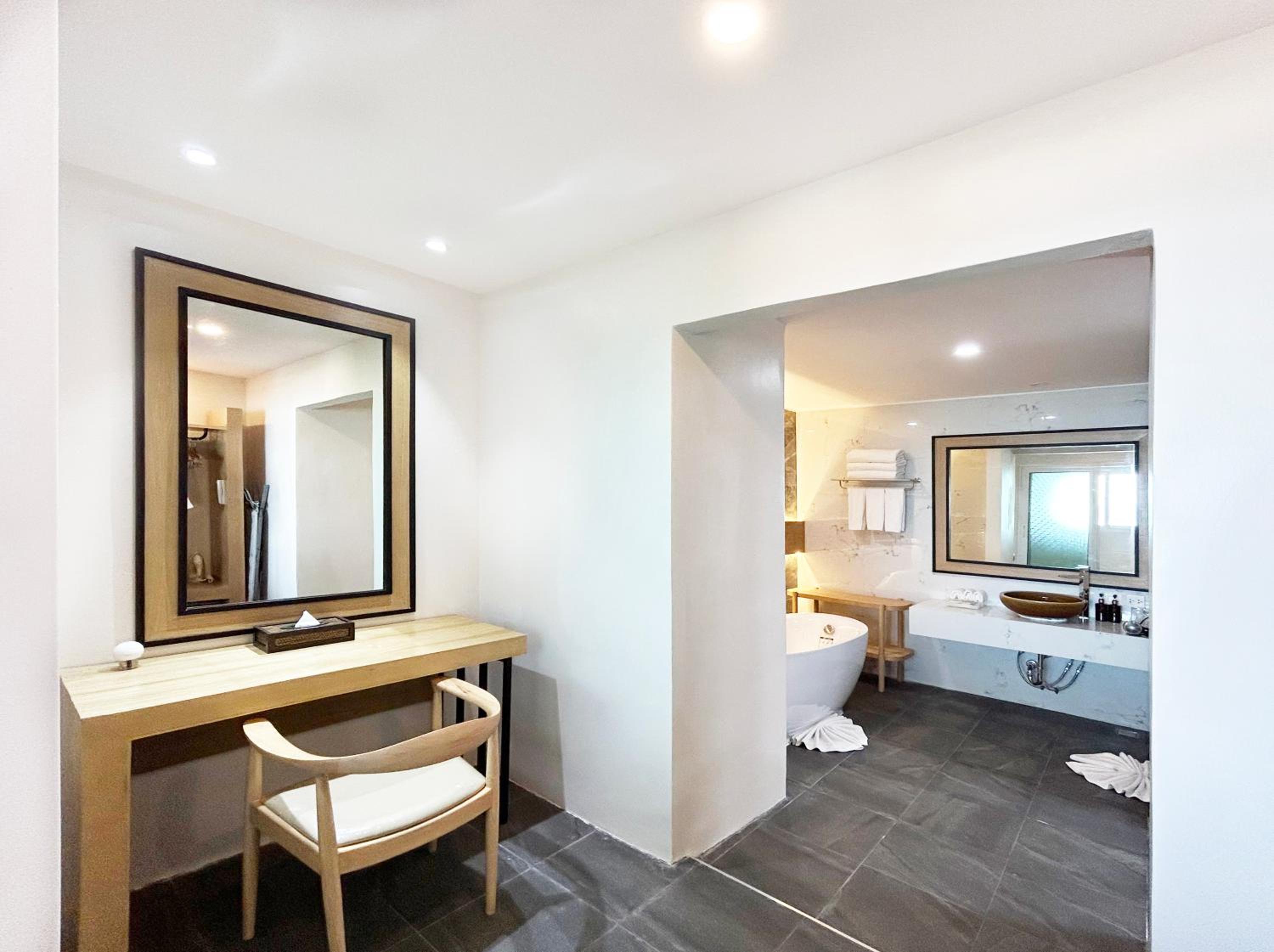 Two-Bedroom Suite - Photo 9