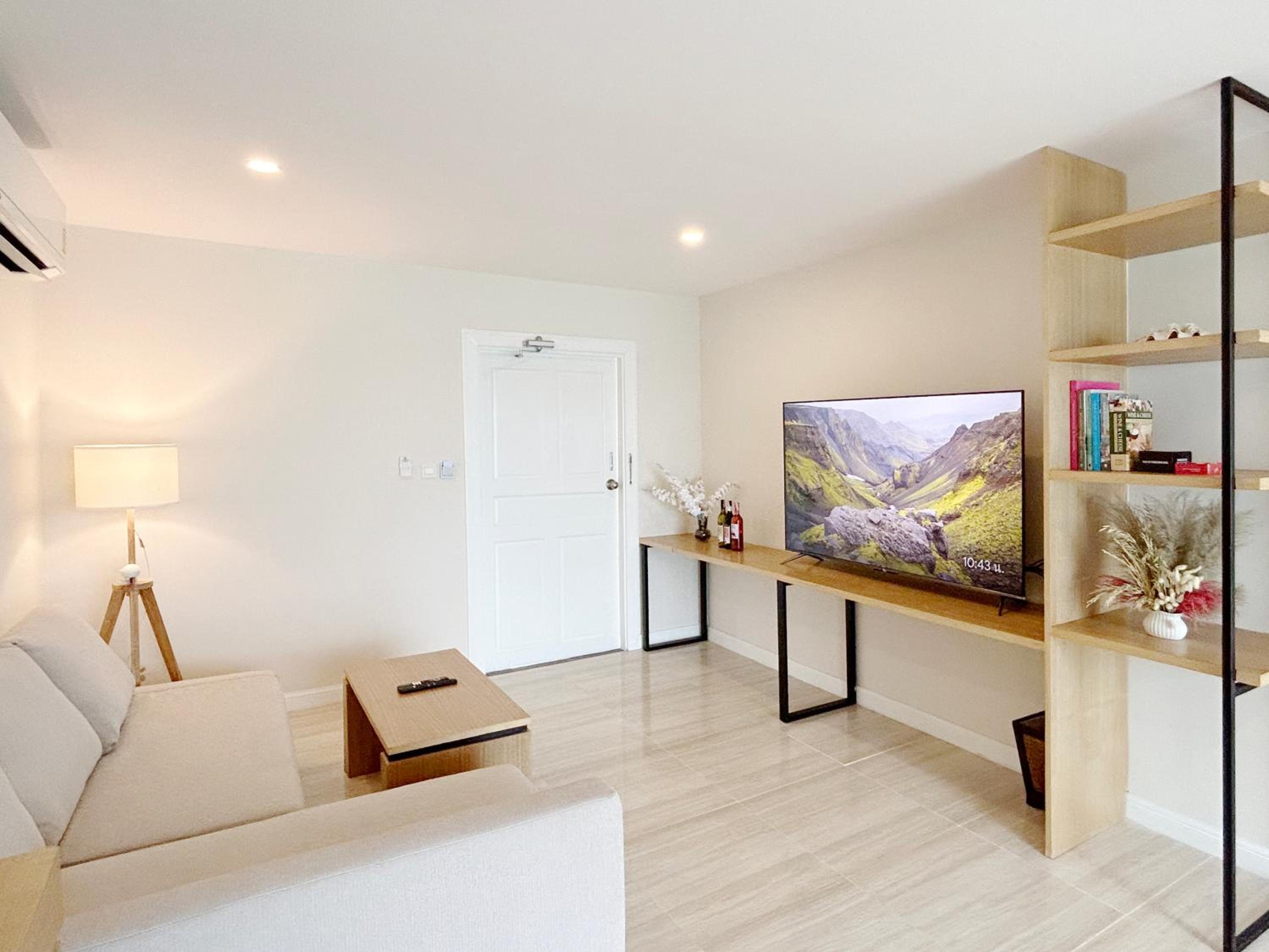Two-Bedroom Suite - Photo 3
