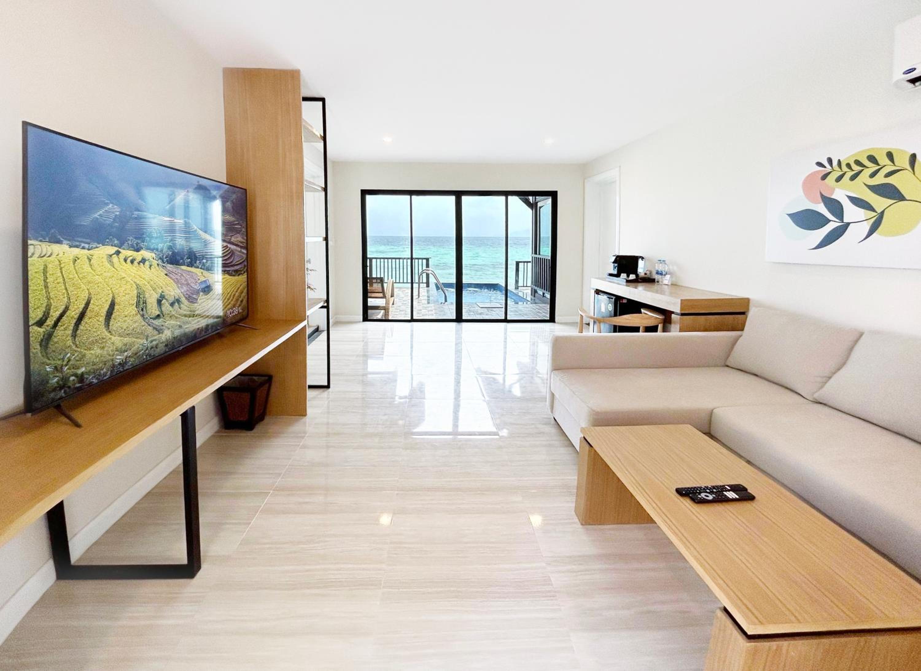 Two-Bedroom Suite - Photo 2