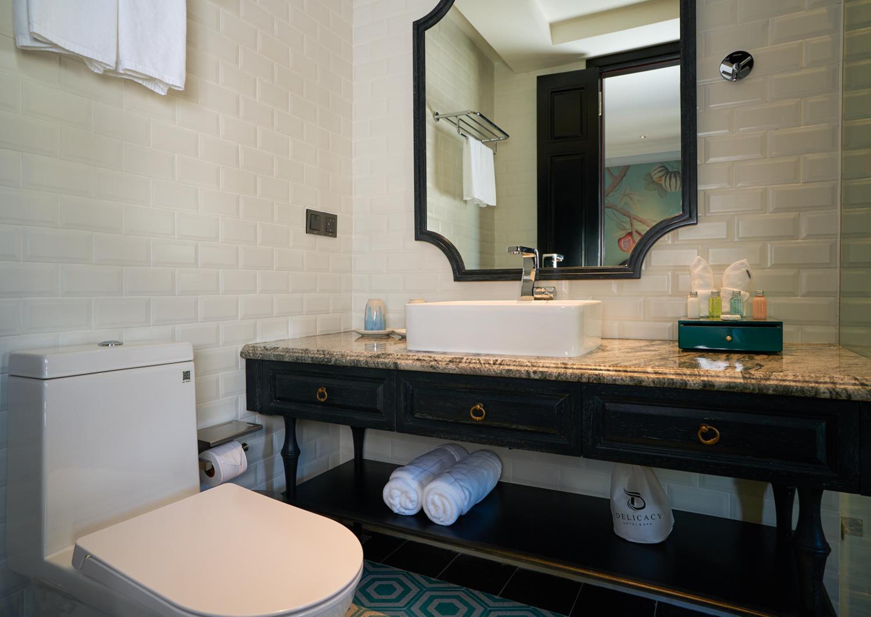 Deluxe Double or Twin Room with City View - Photo 3