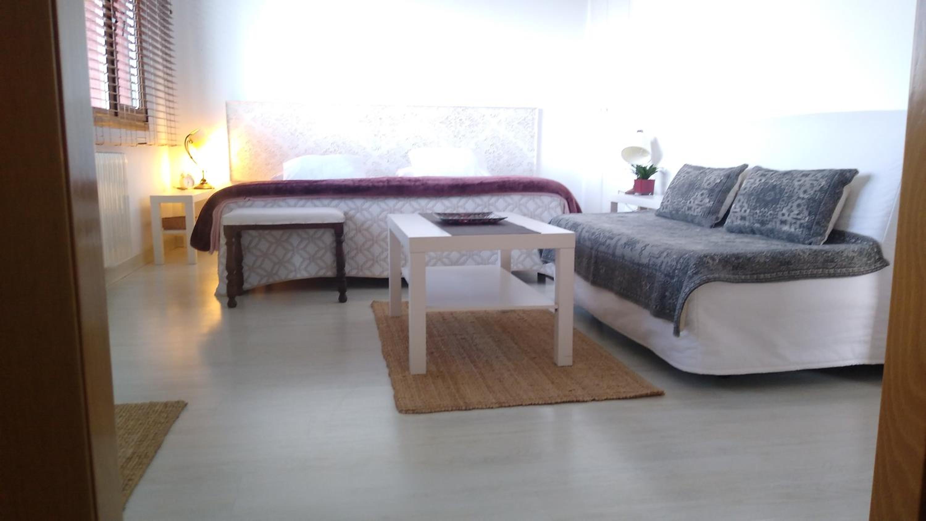 Family Room with Private Bathroom photo 3