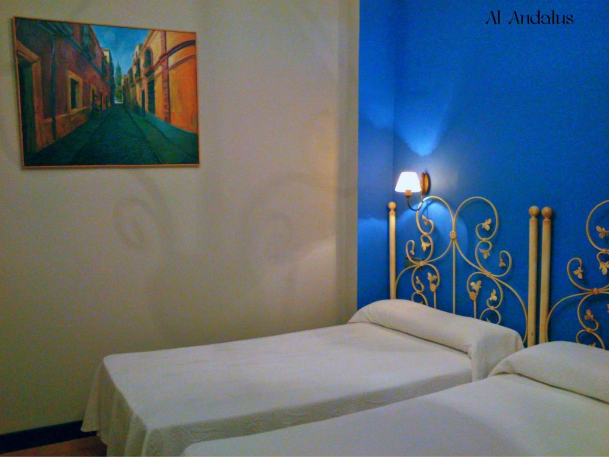 Small Double or Twin Room - Photo 4