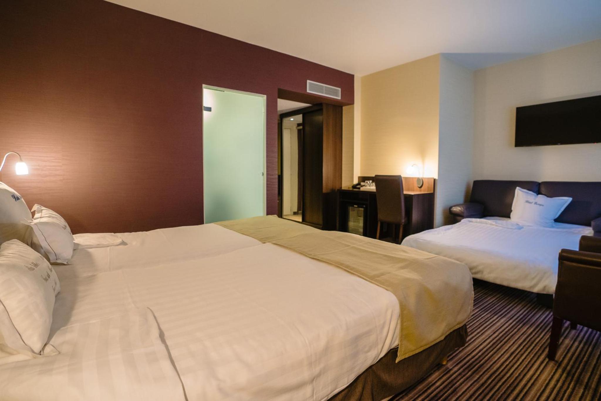 Superior Double Room with Sofa - Photo 4