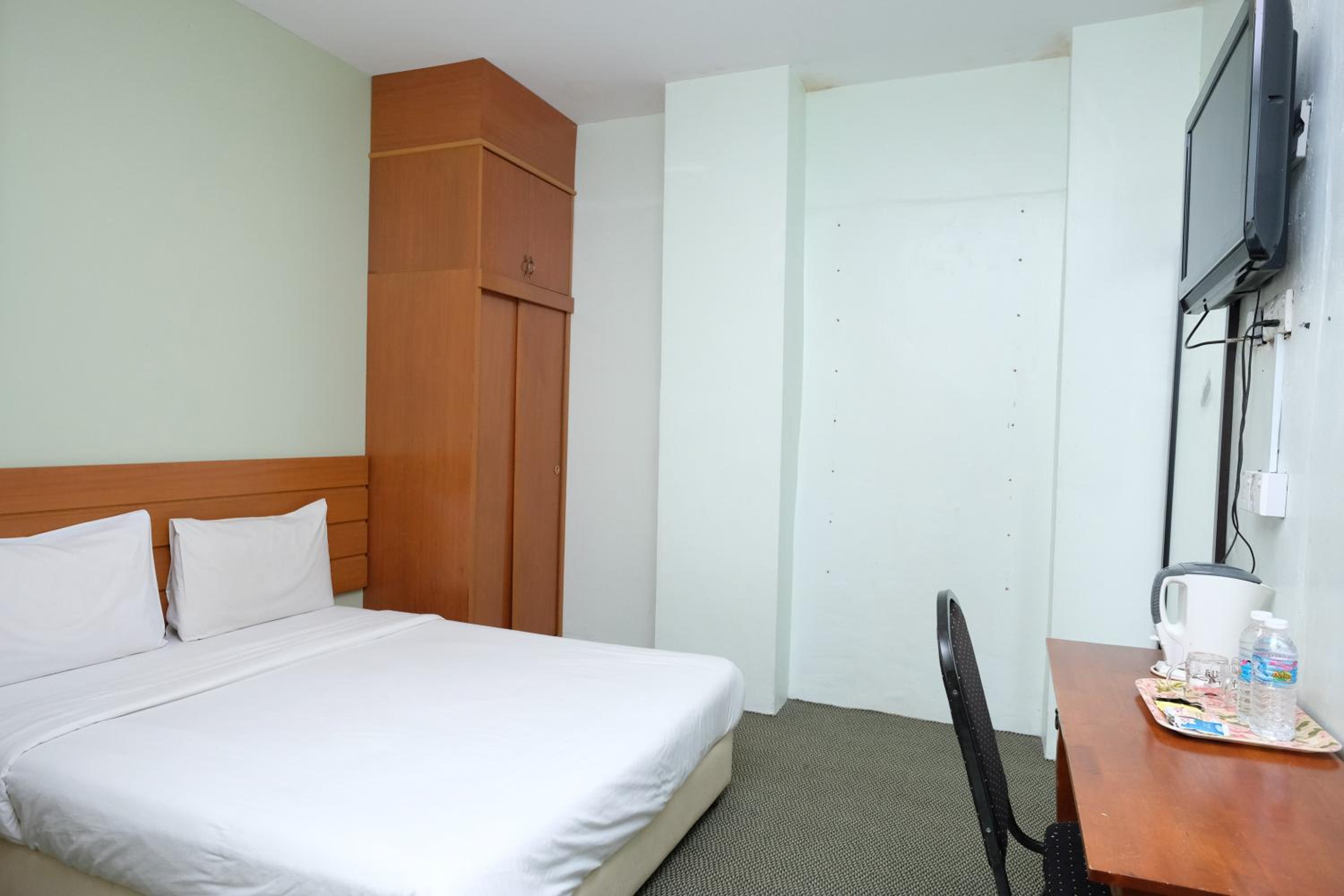 Deluxe Queen Room