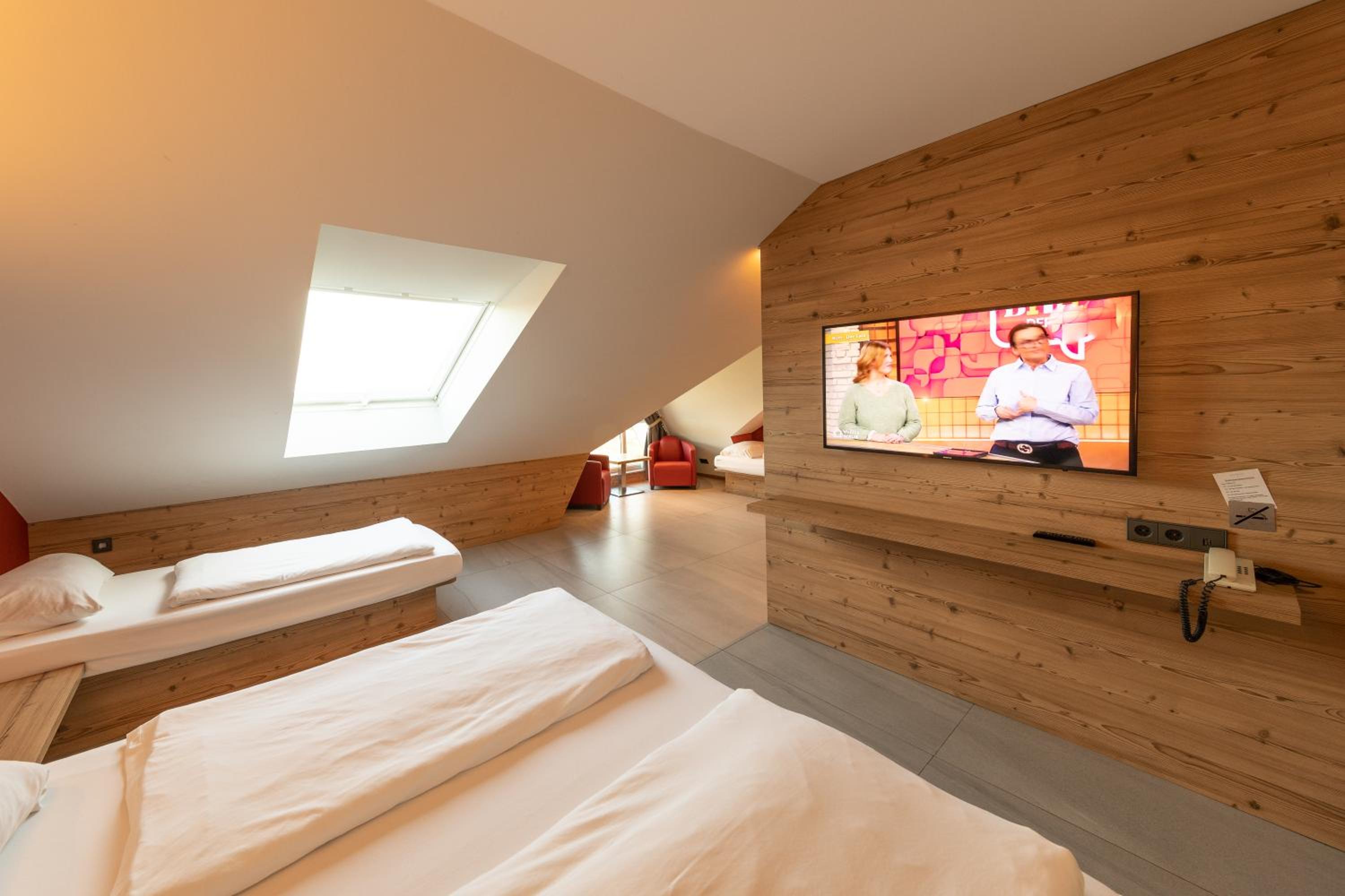 Quadruple Room - Photo 1