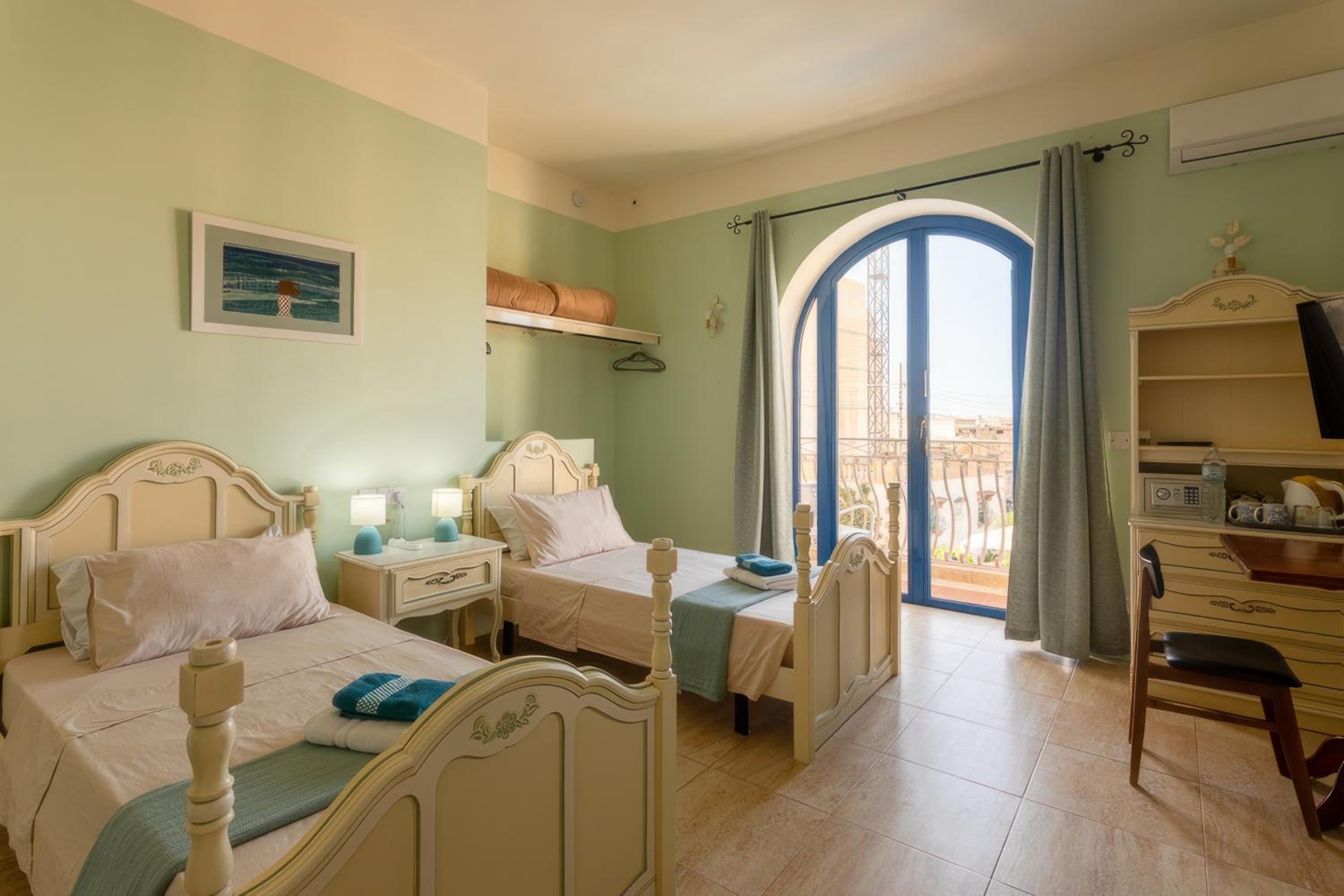 Deluxe Double Or Twin Room