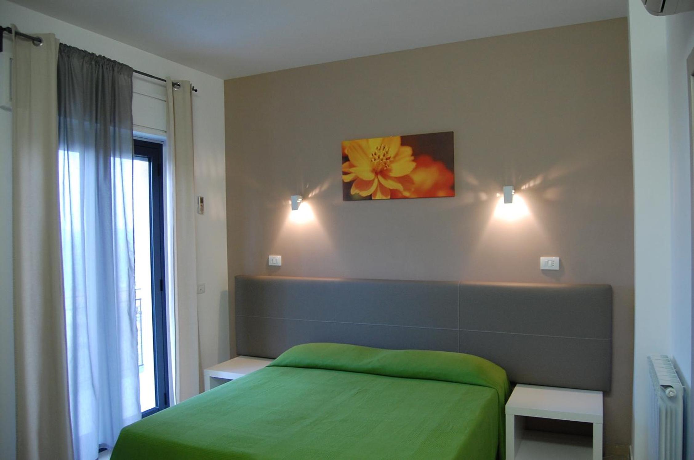 Double Room - Photo 11