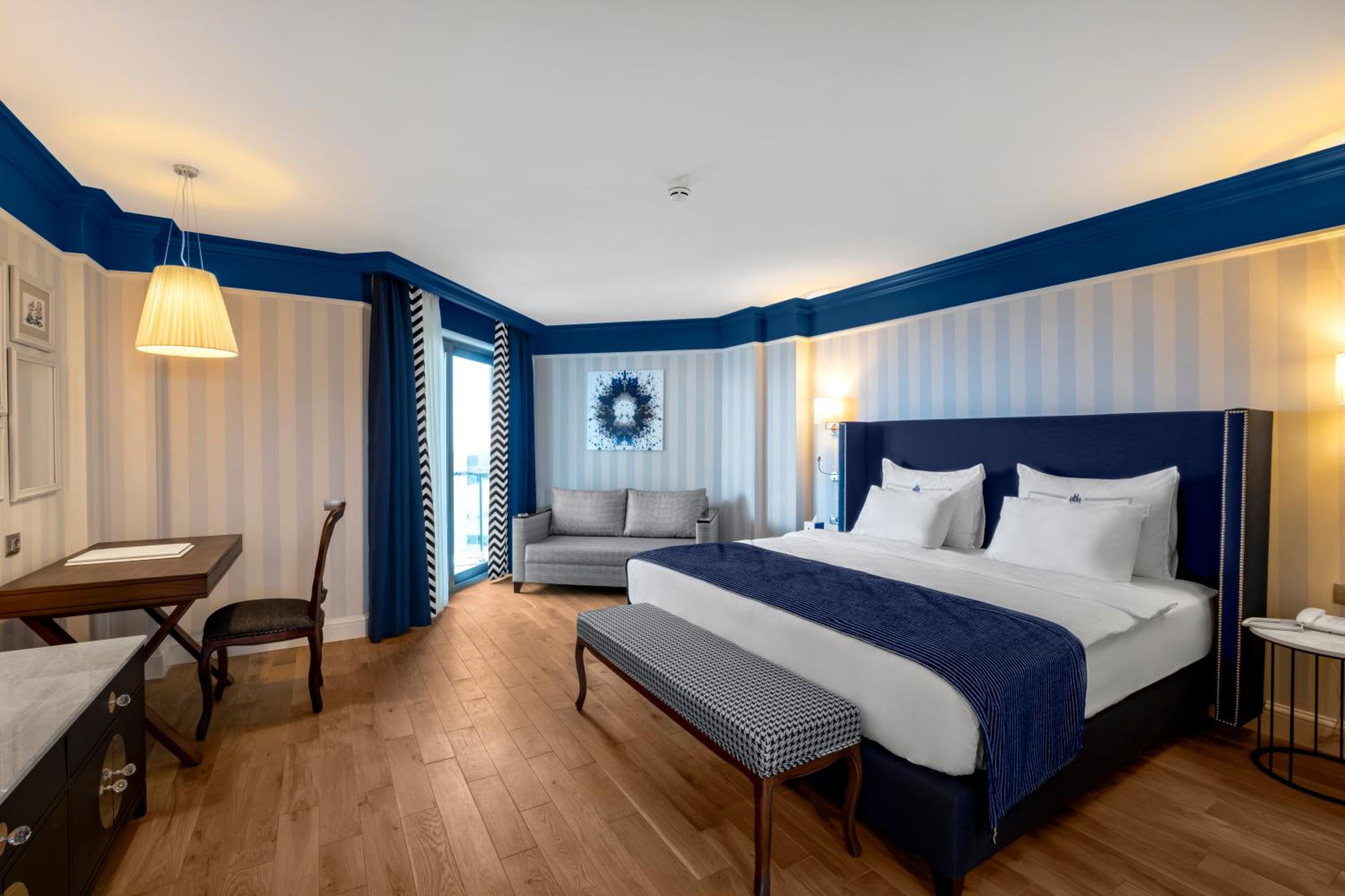 Deluxe Double Room with Balcony and Sea View