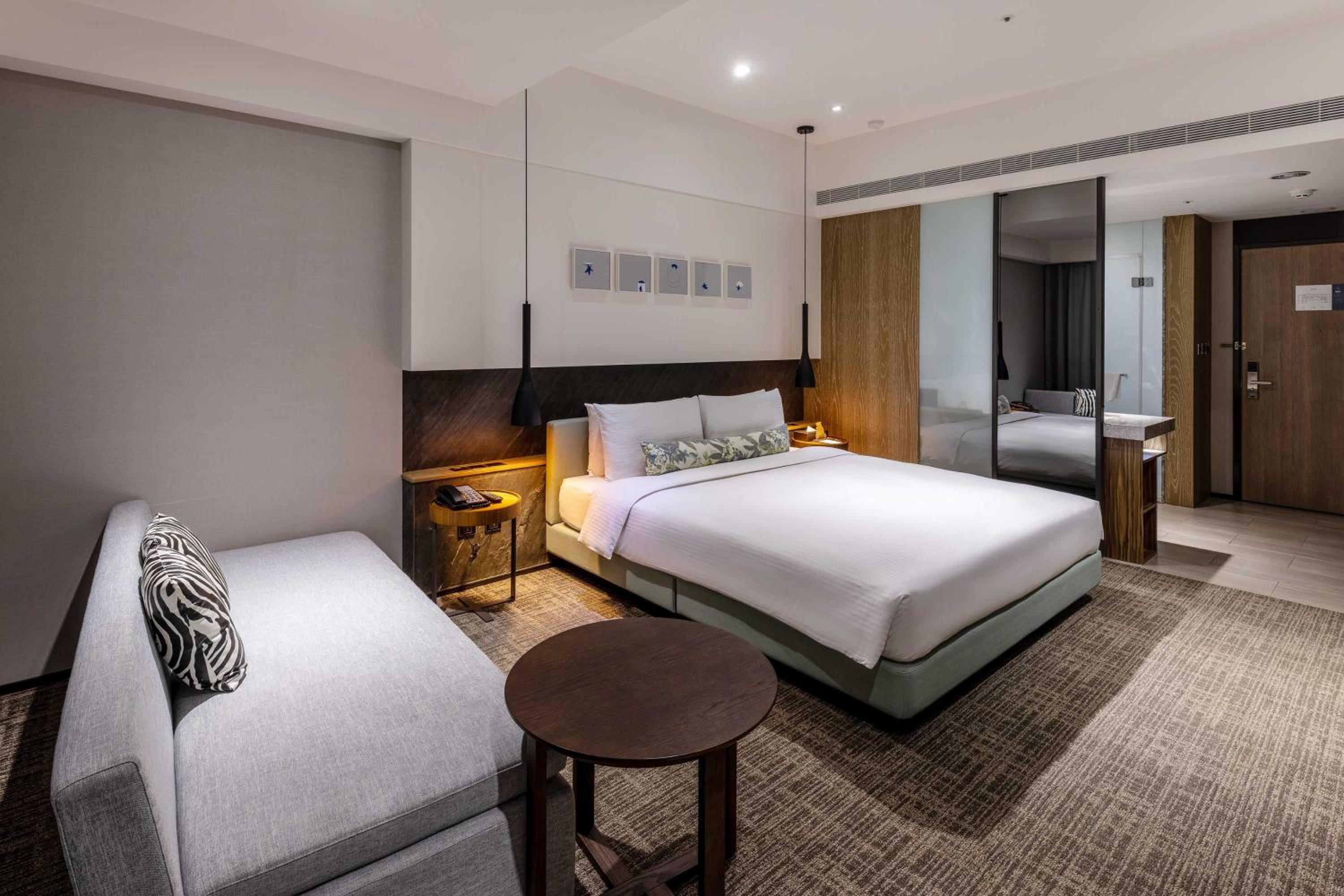 Exquisite Queen Room