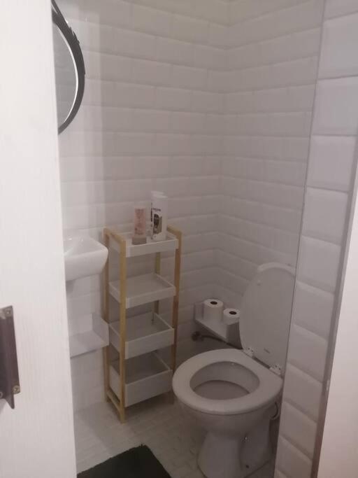One-Bedroom Apartment - Photo 4