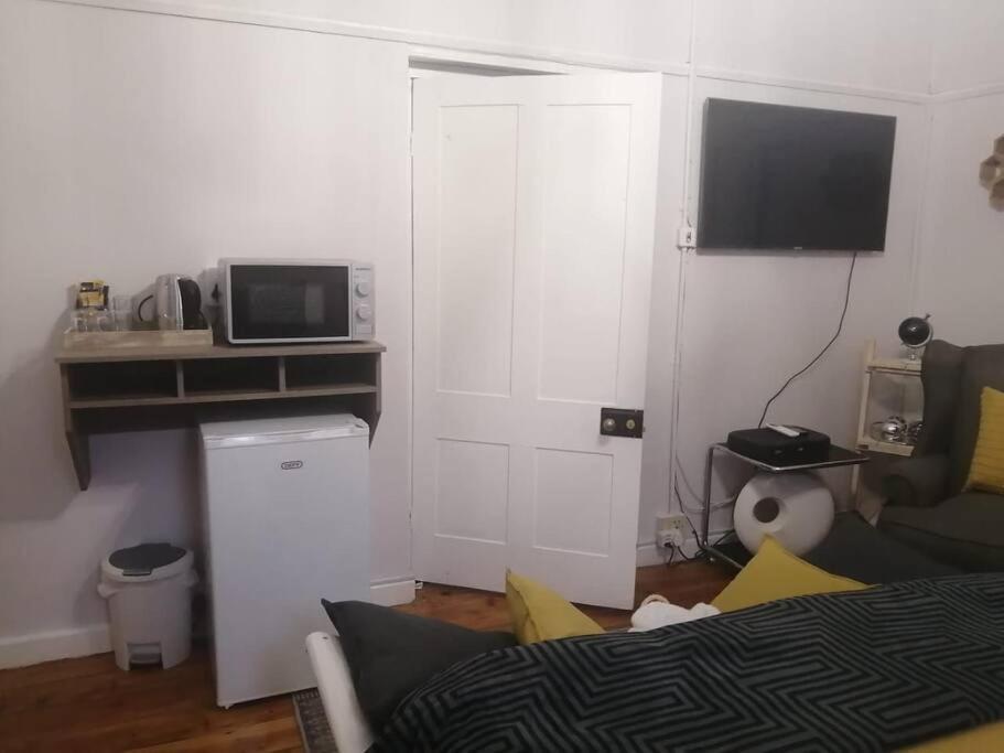 One-Bedroom Apartment - Photo 10