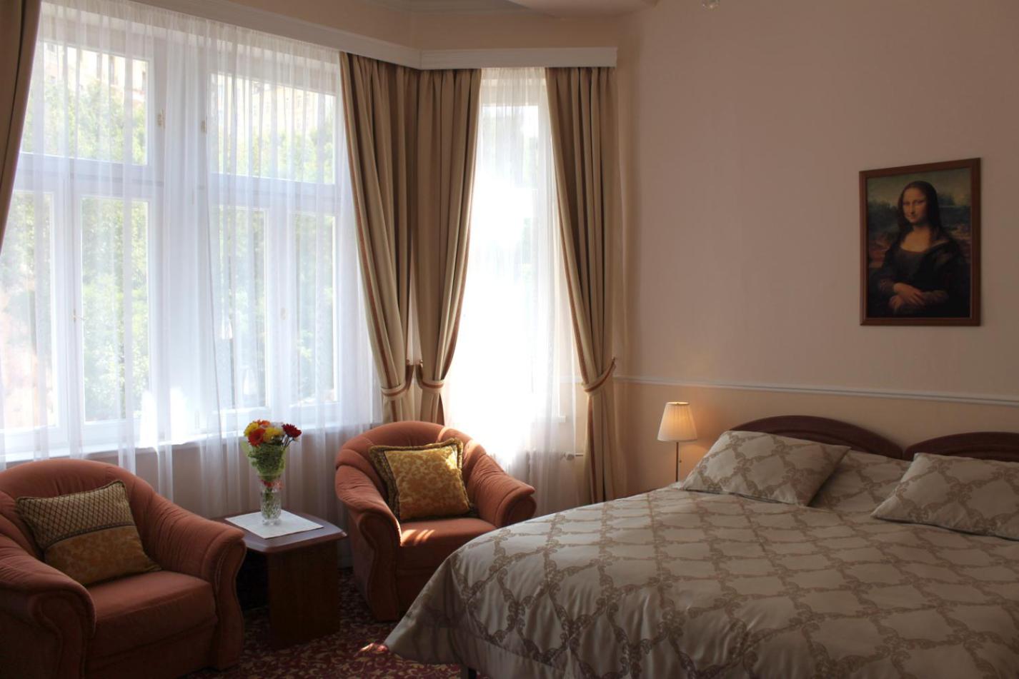 Twin Room with Bathroom - Photo 5
