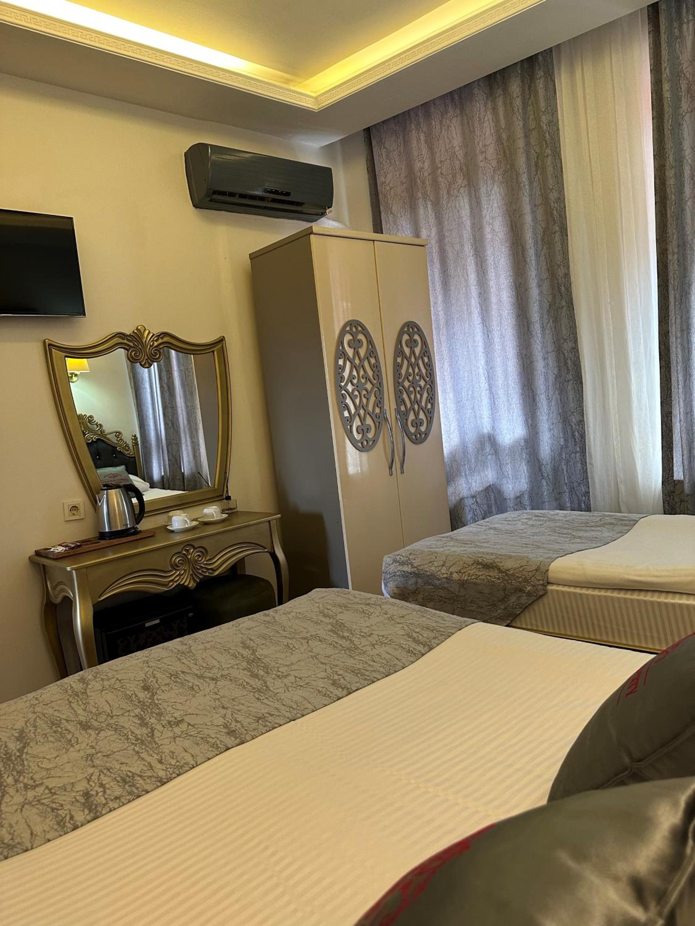 Superior Triple Room photo 2