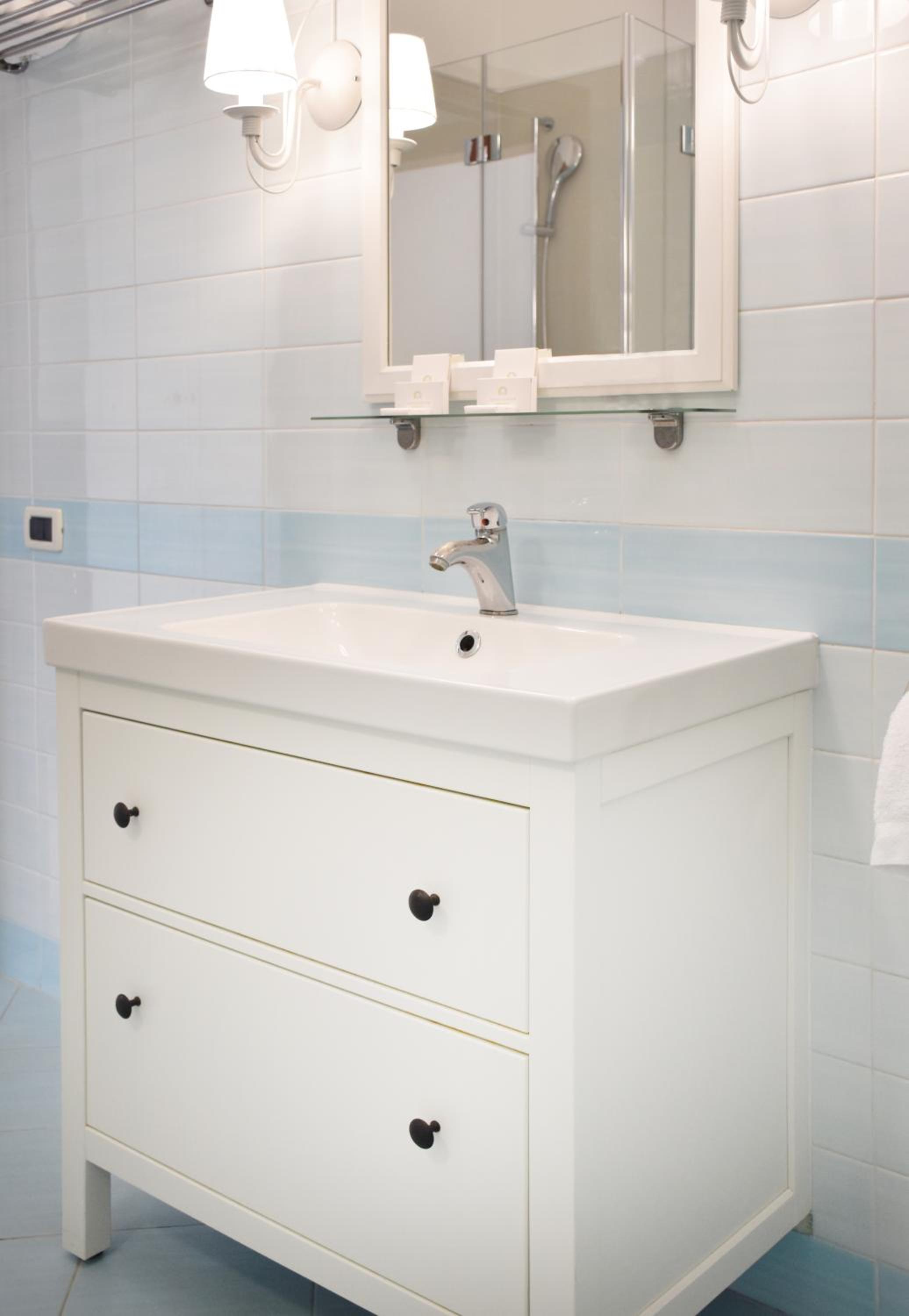 Double or Twin Room - Disability Access photo 3
