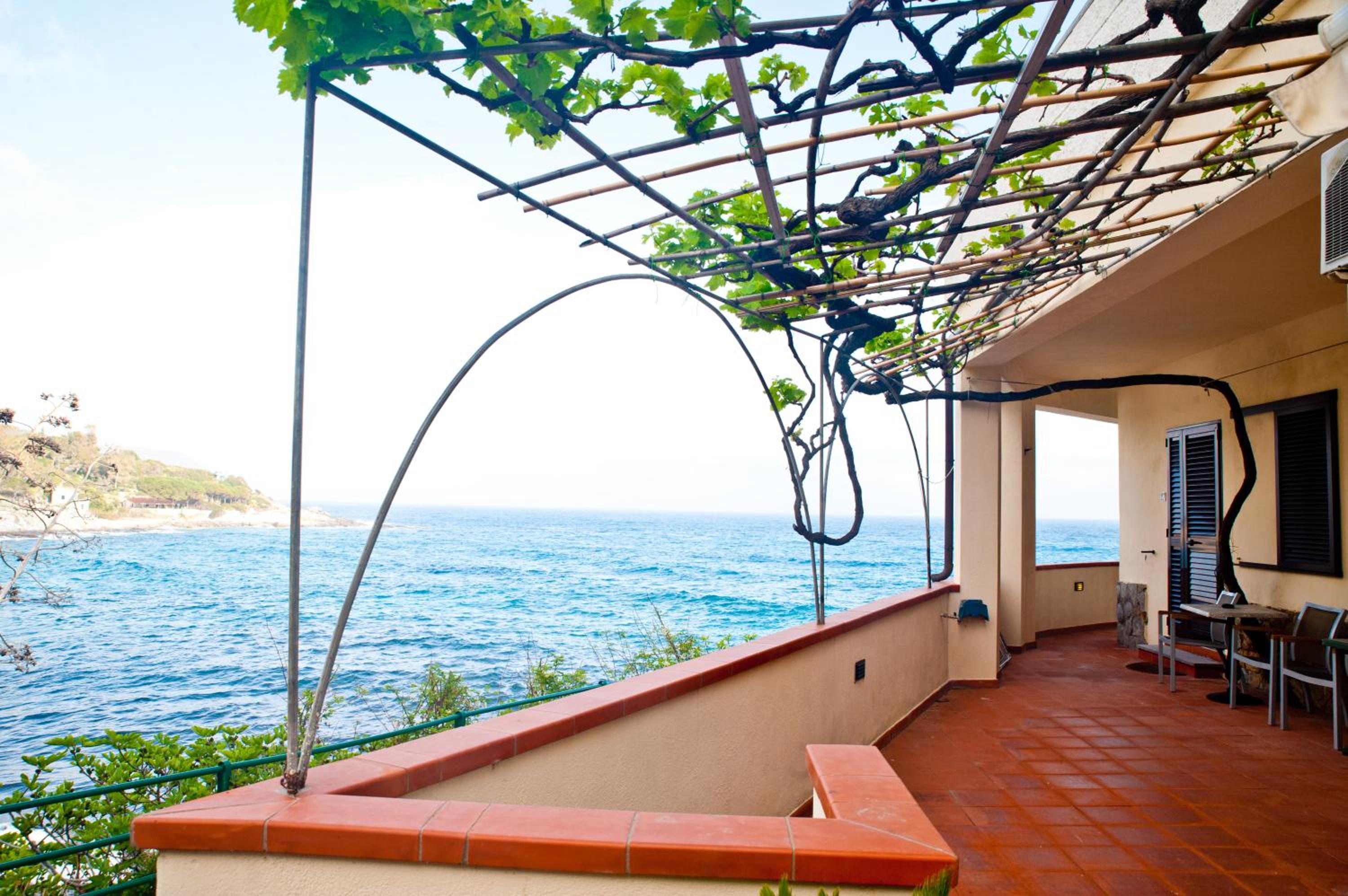 Standard Triple Room with Sea View