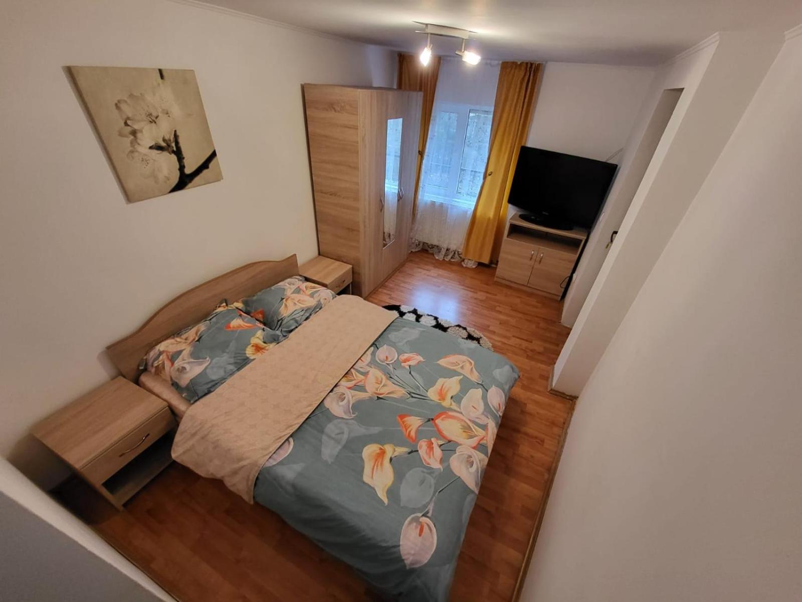 Three-Bedroom Apartment photo 2