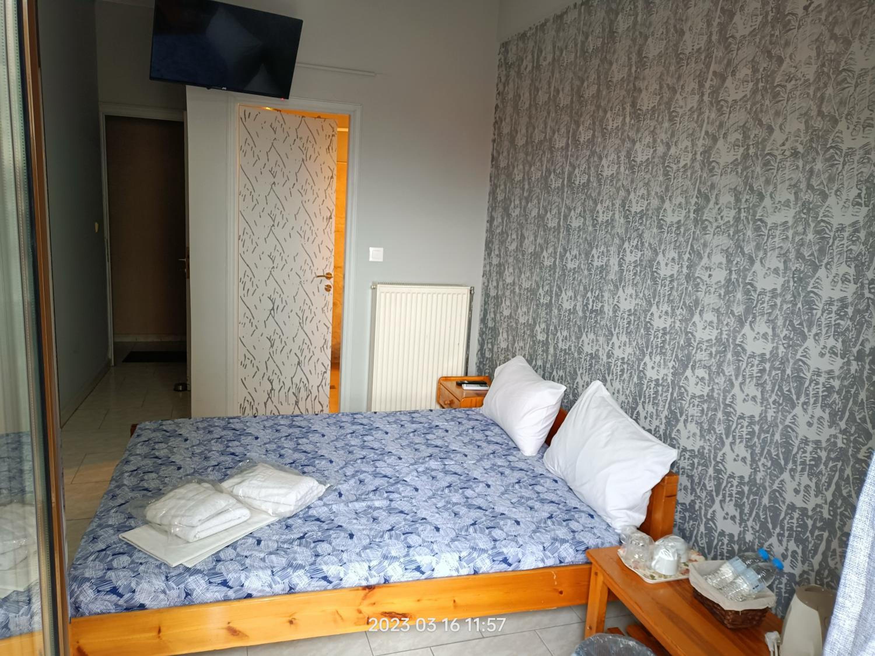 Budget Double Room - Photo 1