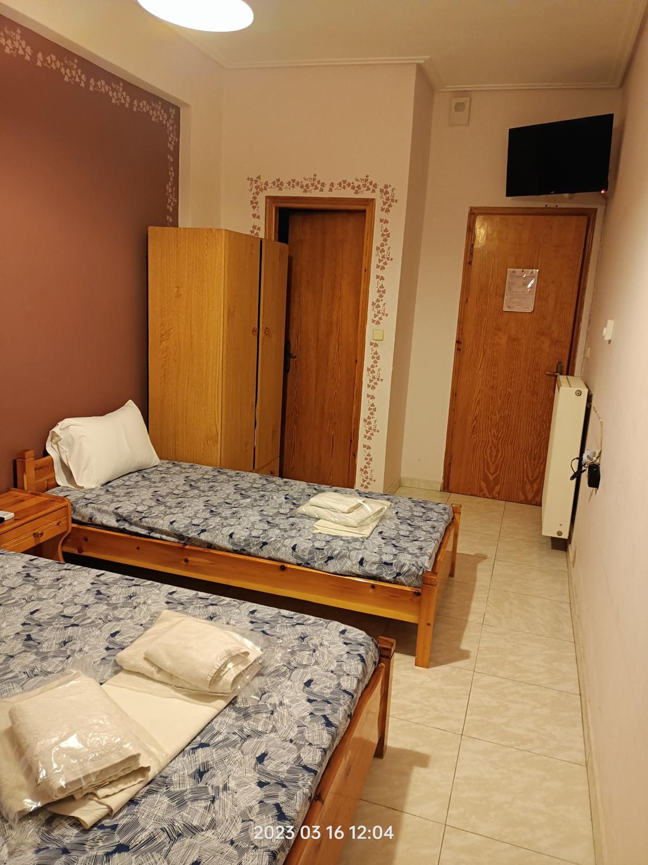 Triple Room - Photo 6