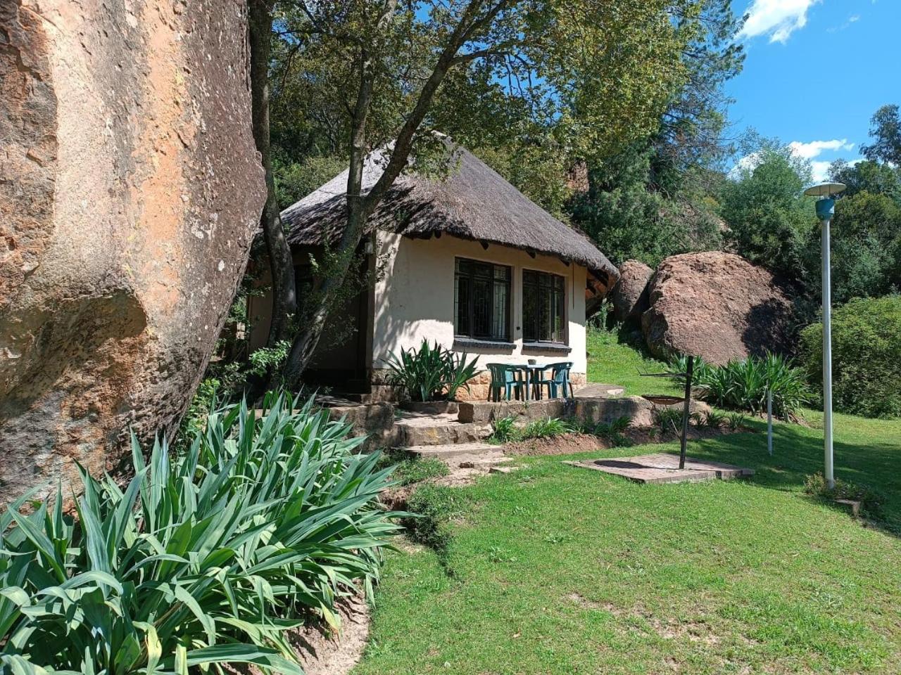 Bungalow with Patio - Photo 4