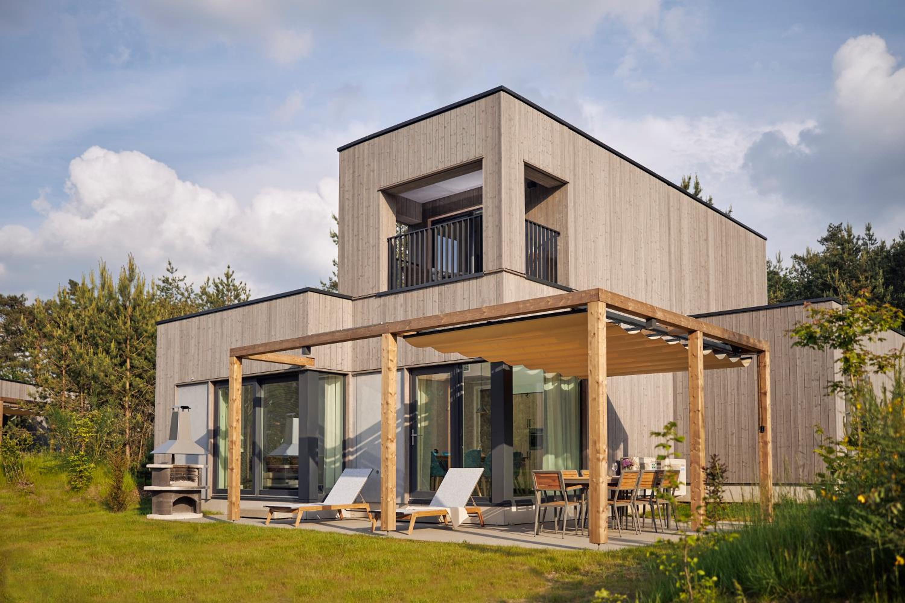 Four-Bedroom House photo 2