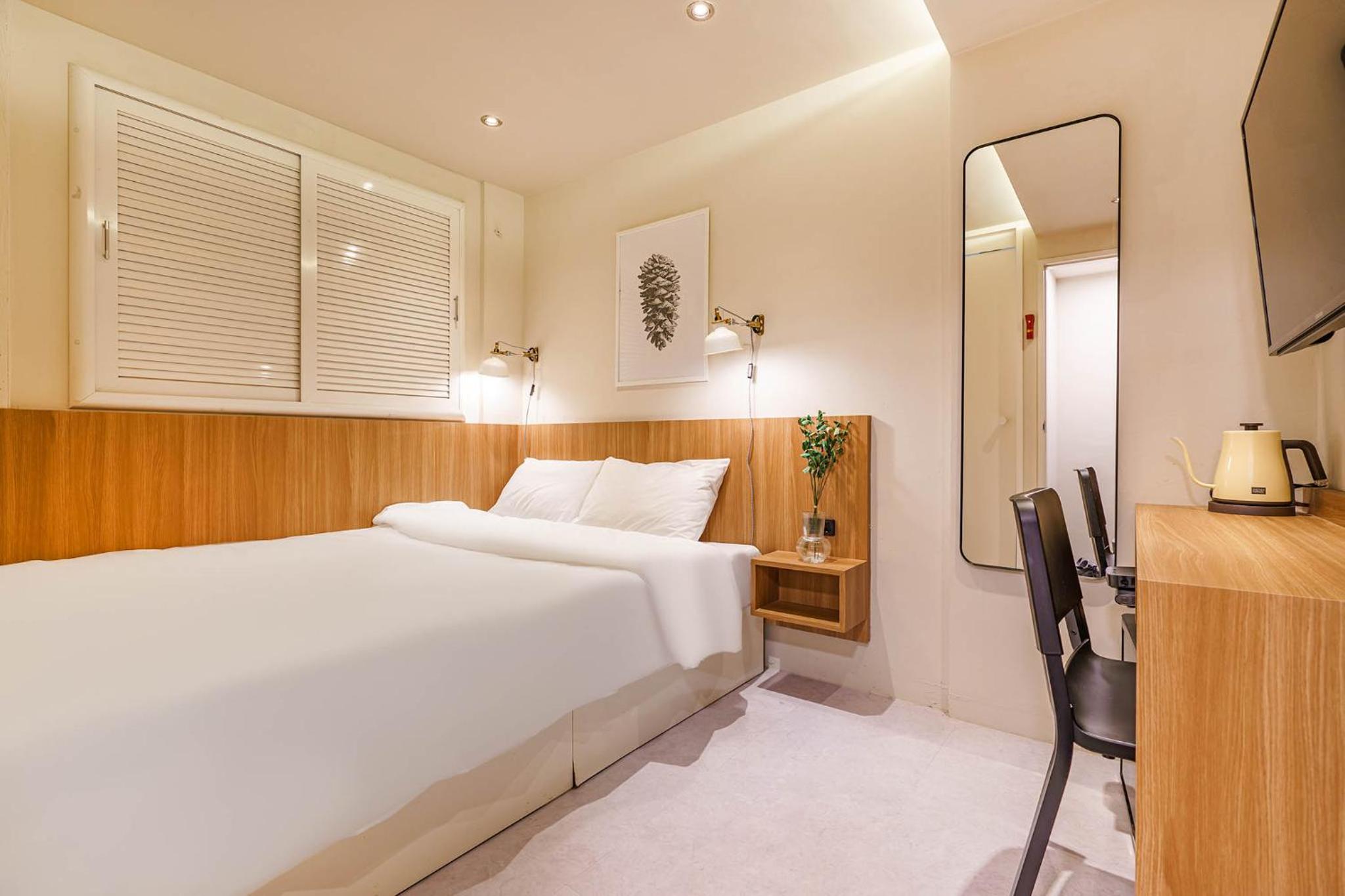 Double Room - Photo 7