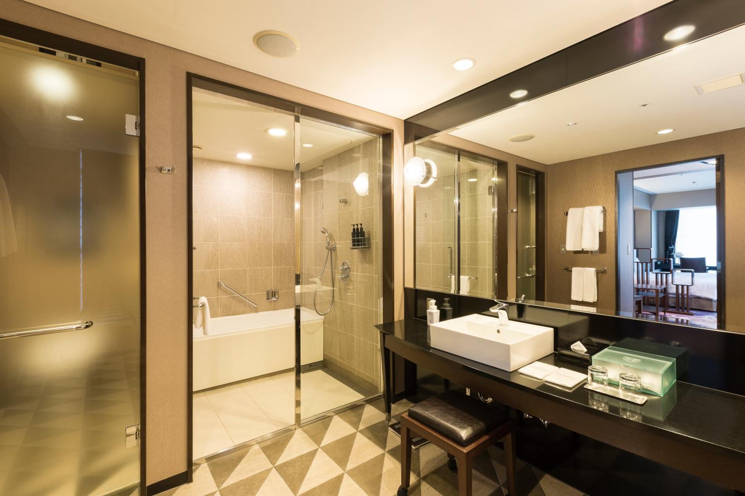 Deluxe King Room photo 3