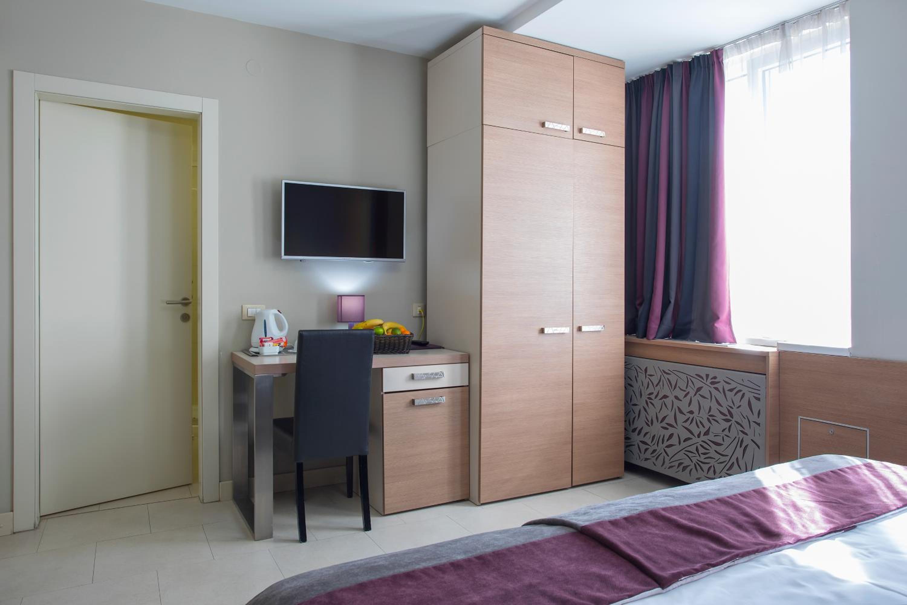 Twin Room with Free Parking - Photo 2