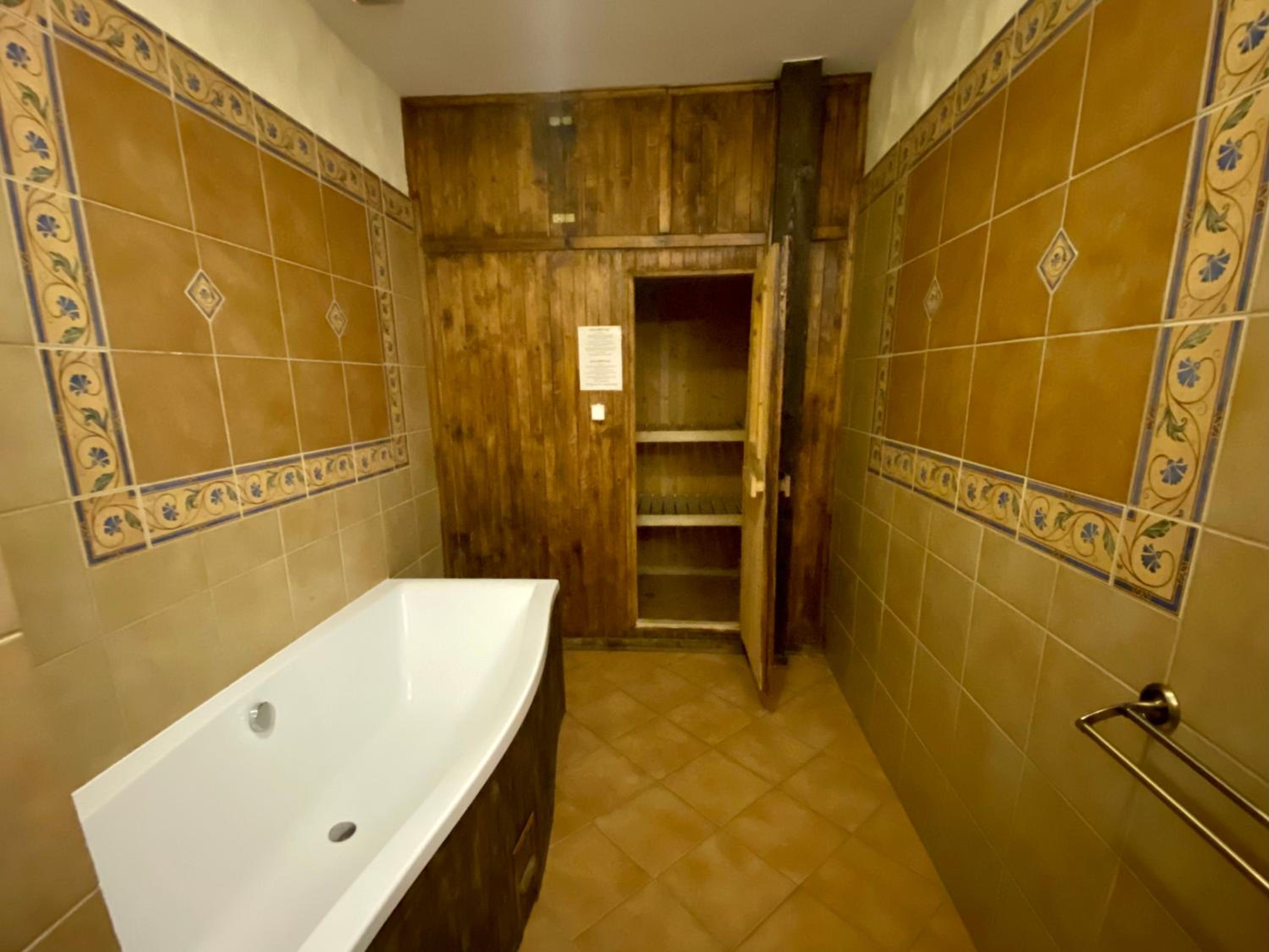 Apartment with Sauna - Photo 5