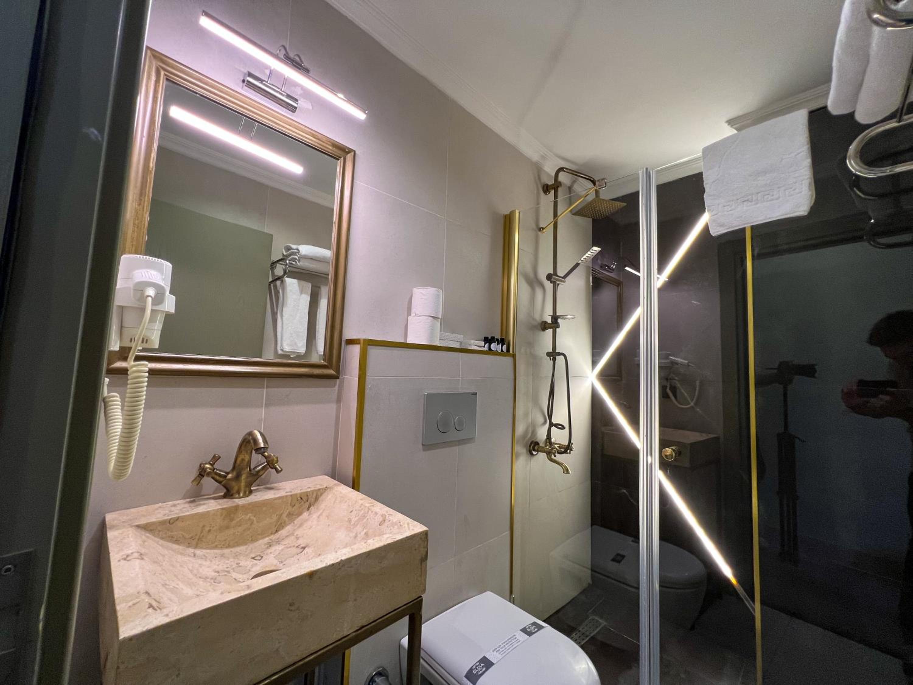 Deluxe Double Room photo 2