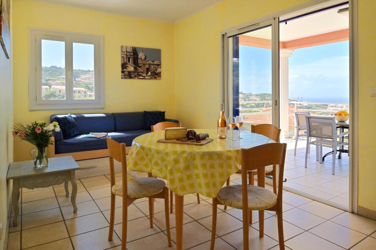 Two-Bedroom Apartment with Sea View photo 3