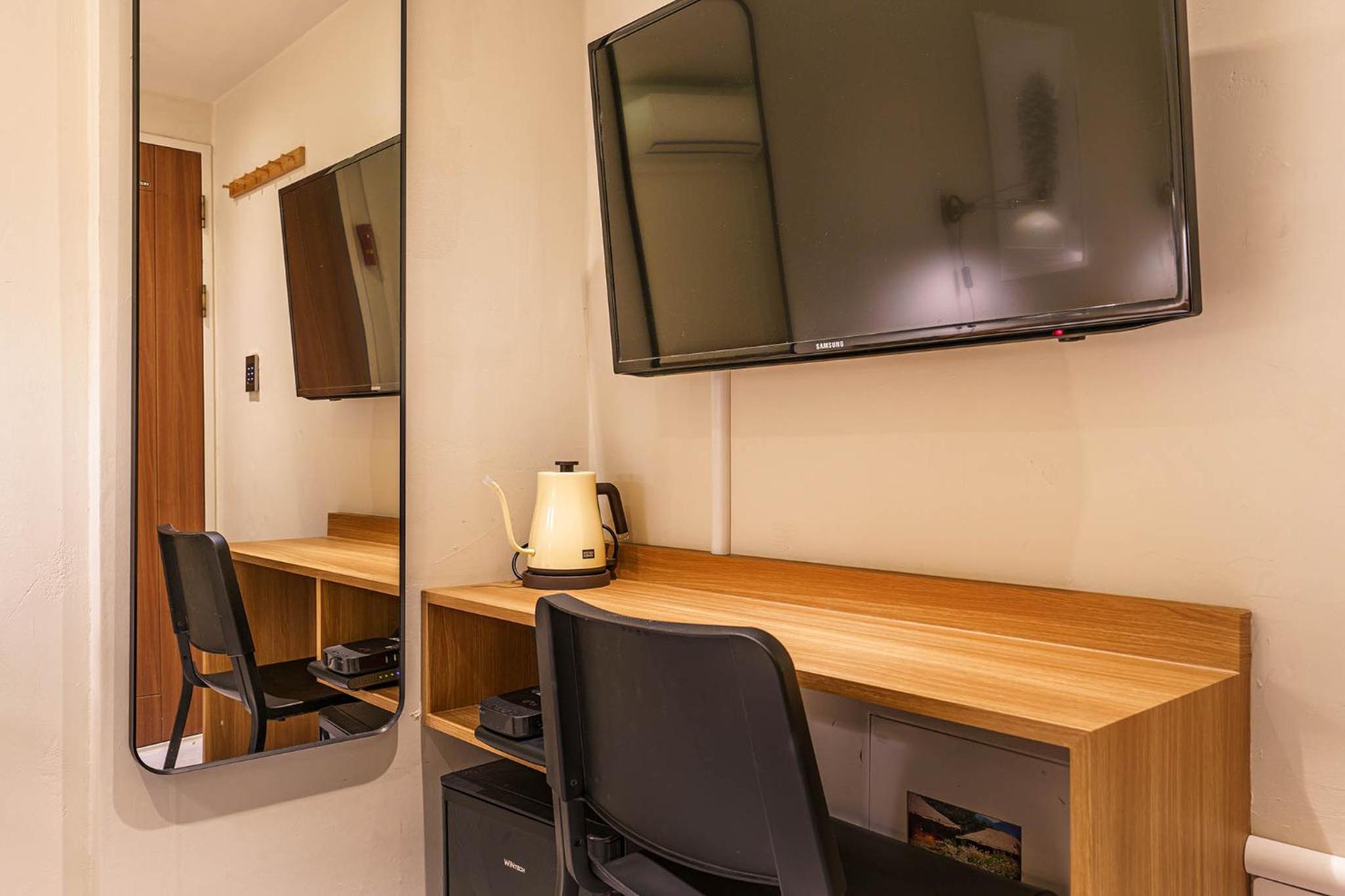 Double Room - Photo 6