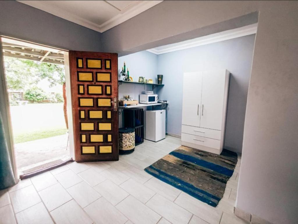Budget Double Room - Photo 3