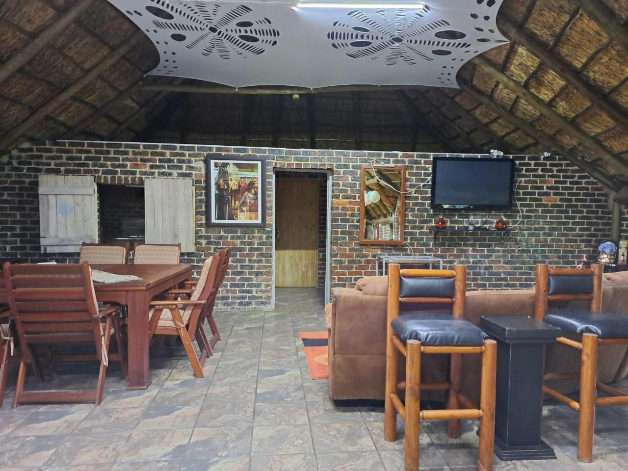 Two-Bedroom Chalet - Photo 4