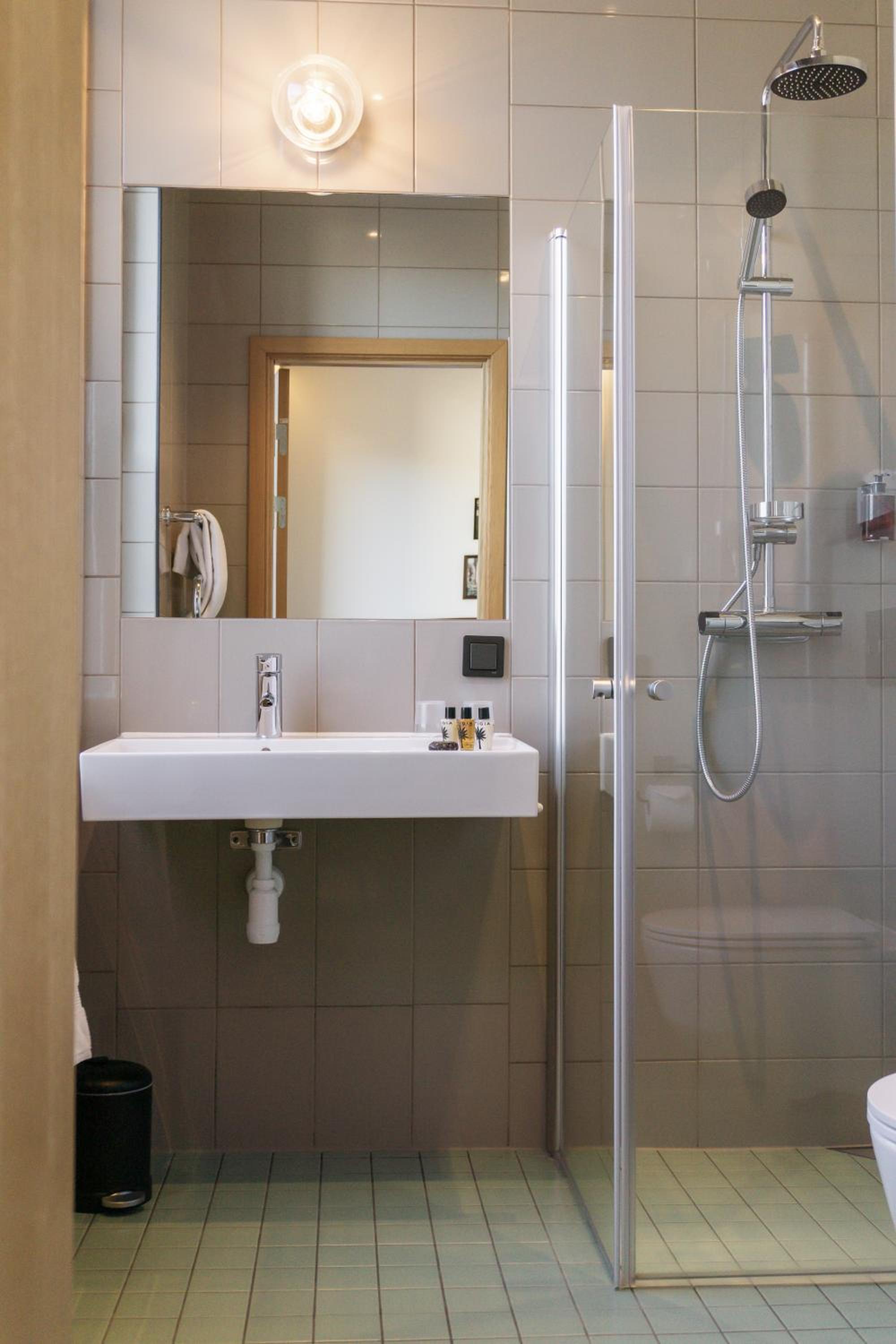 Standard Double Room - Photo 5