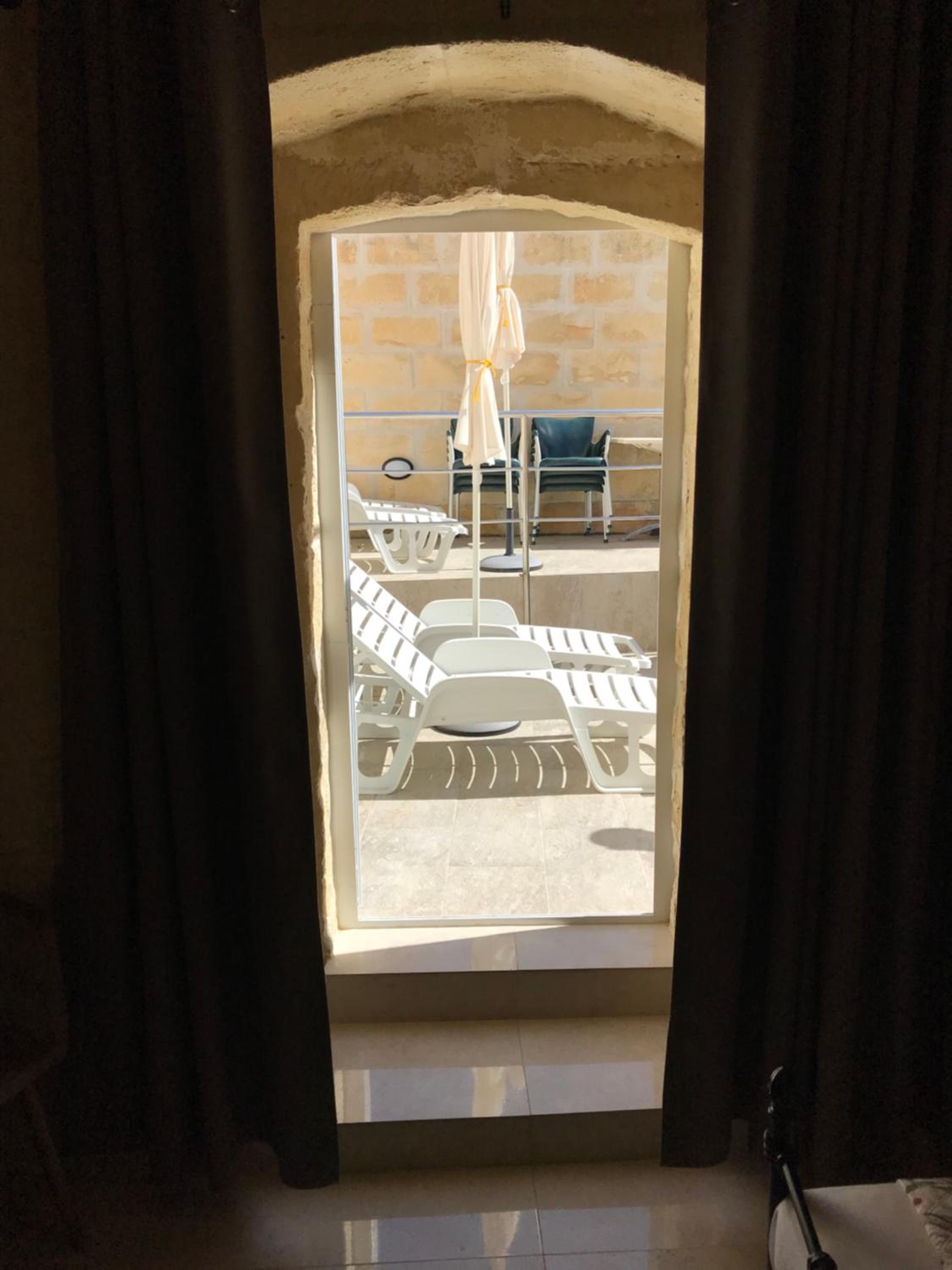 Double Room with Patio - Photo 4
