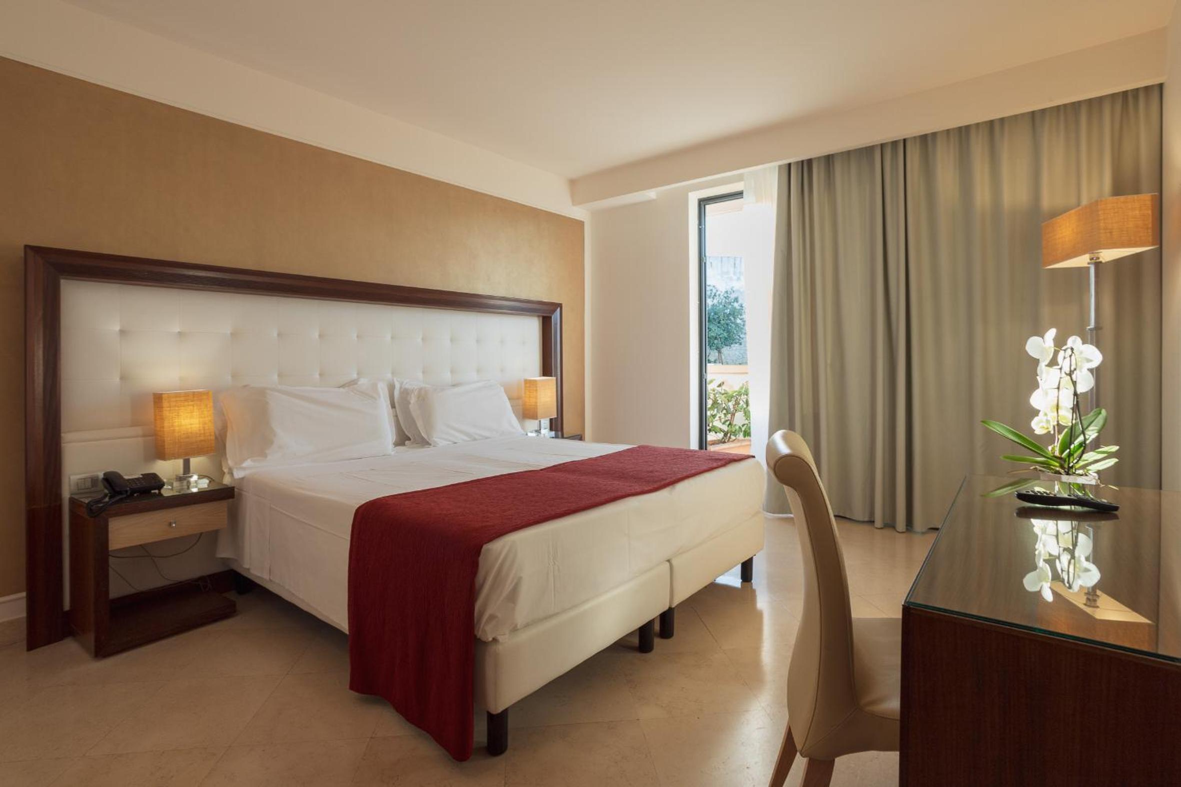 Classic Double or Twin Room - Photo 2