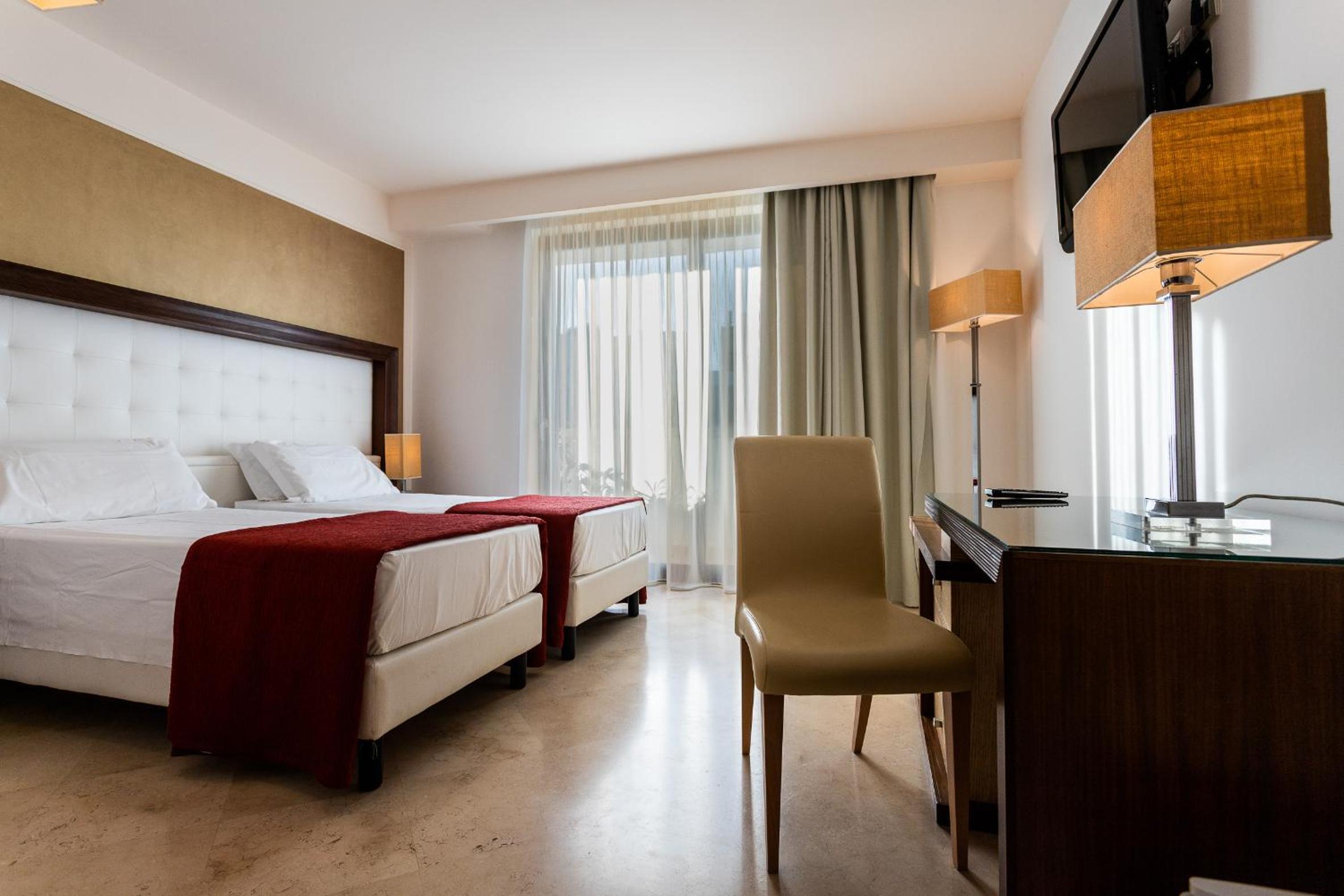 Classic Double or Twin Room - Photo 1